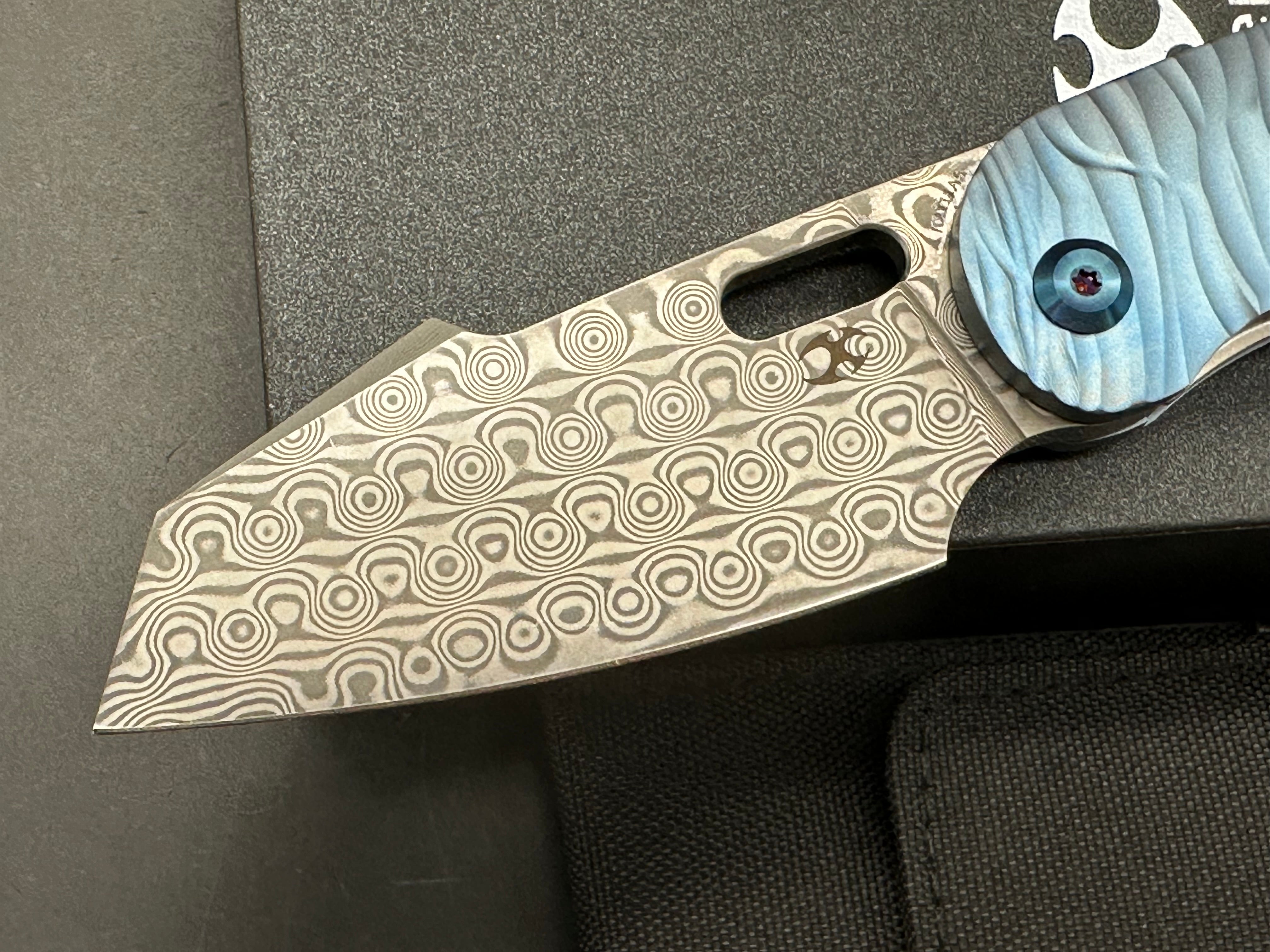 KANSEPT ORLOK FOLDING KNIFE BLUE TITANIUM HANDLE DAMASCUS PLAIN EDGE