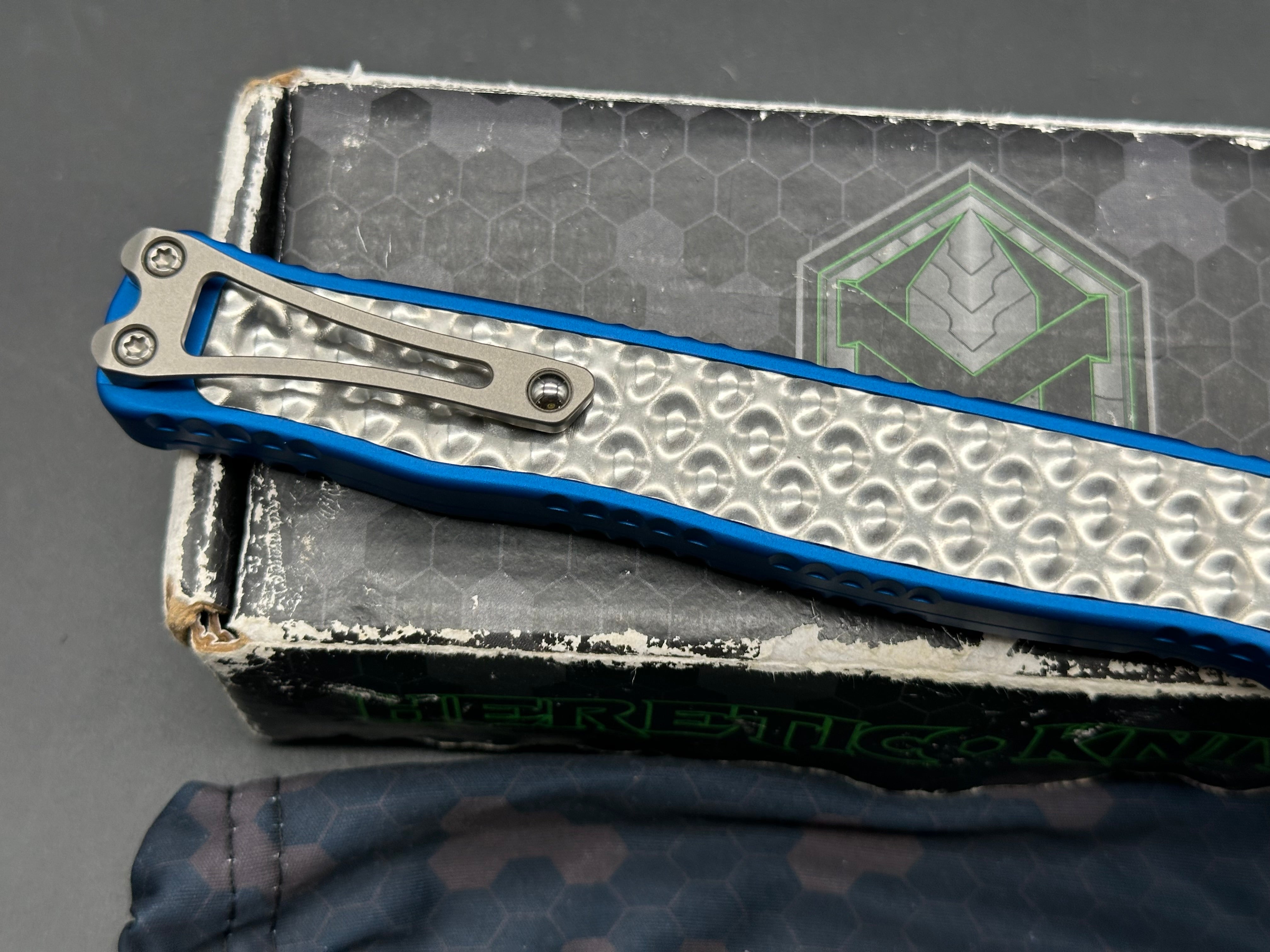 Heretic Cleric II D/E - Blue Aluminum - Stonewashed Stainless Inlay - Stonewashed MagnaCut