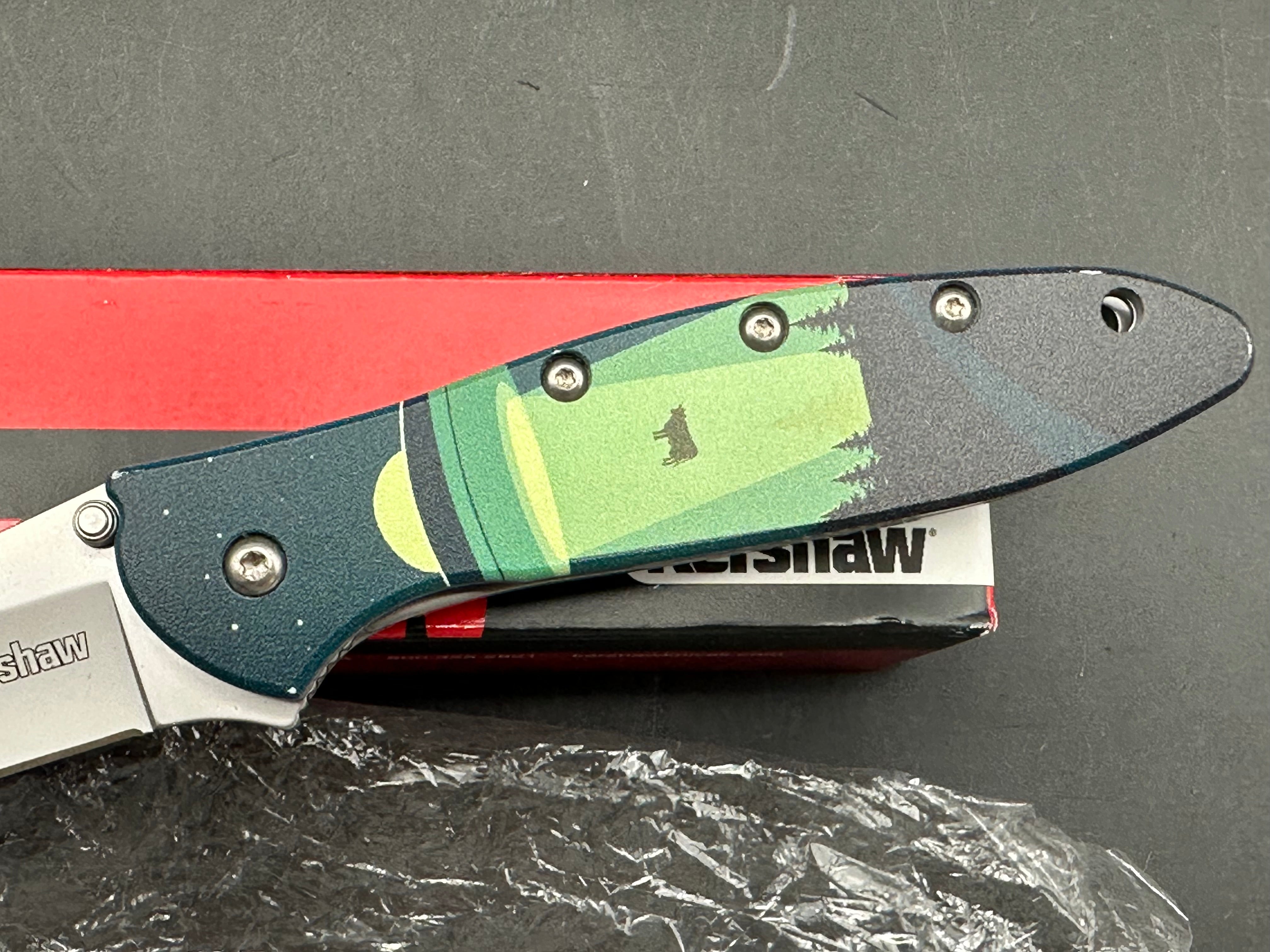 Kershaw Leek UFO knife (blade is off center)