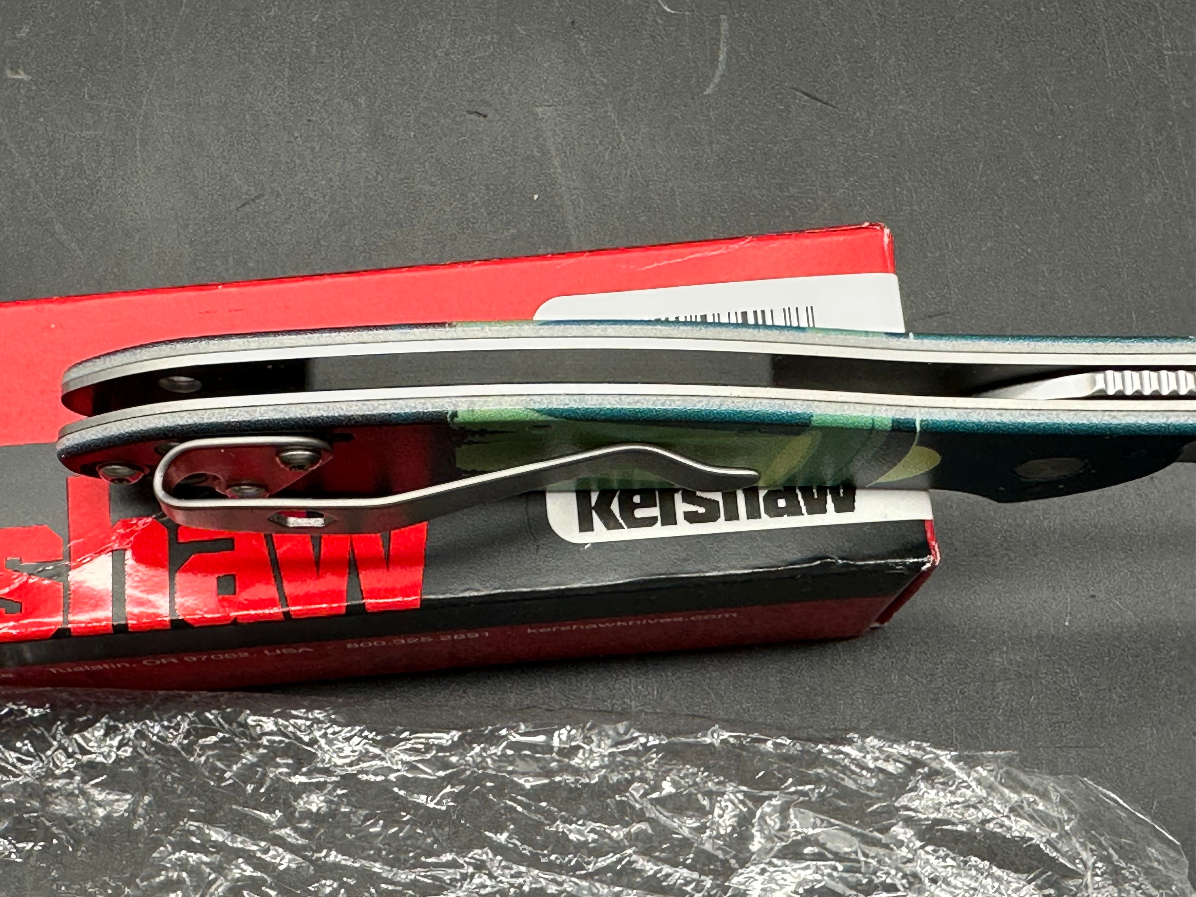 Kershaw Leek UFO knife (blade is off center)