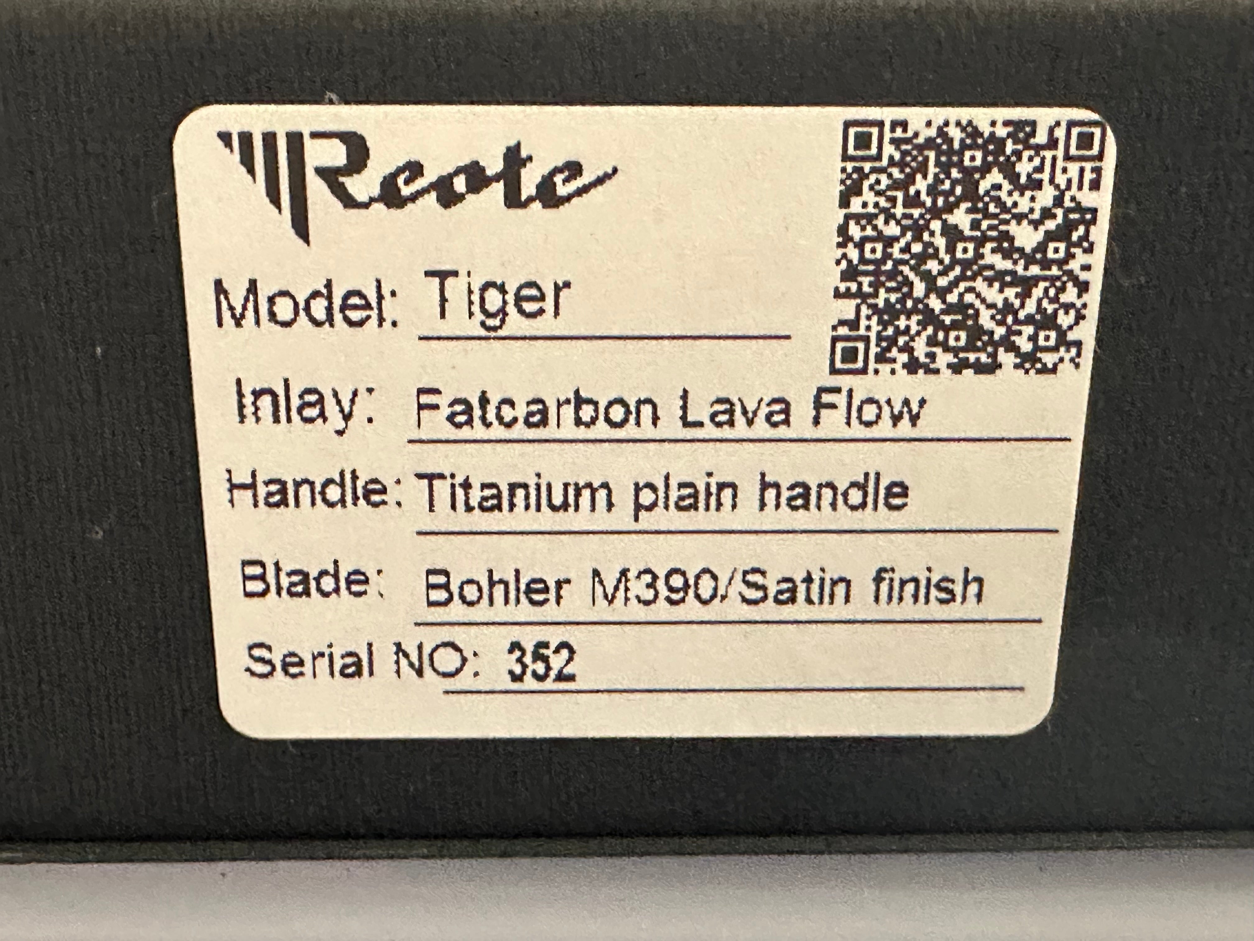 REATE KNIVES TIGER LAVA FLOW FAT CARBON FIBER HANDLE M390 PLAIN EDGE BELT SATIN