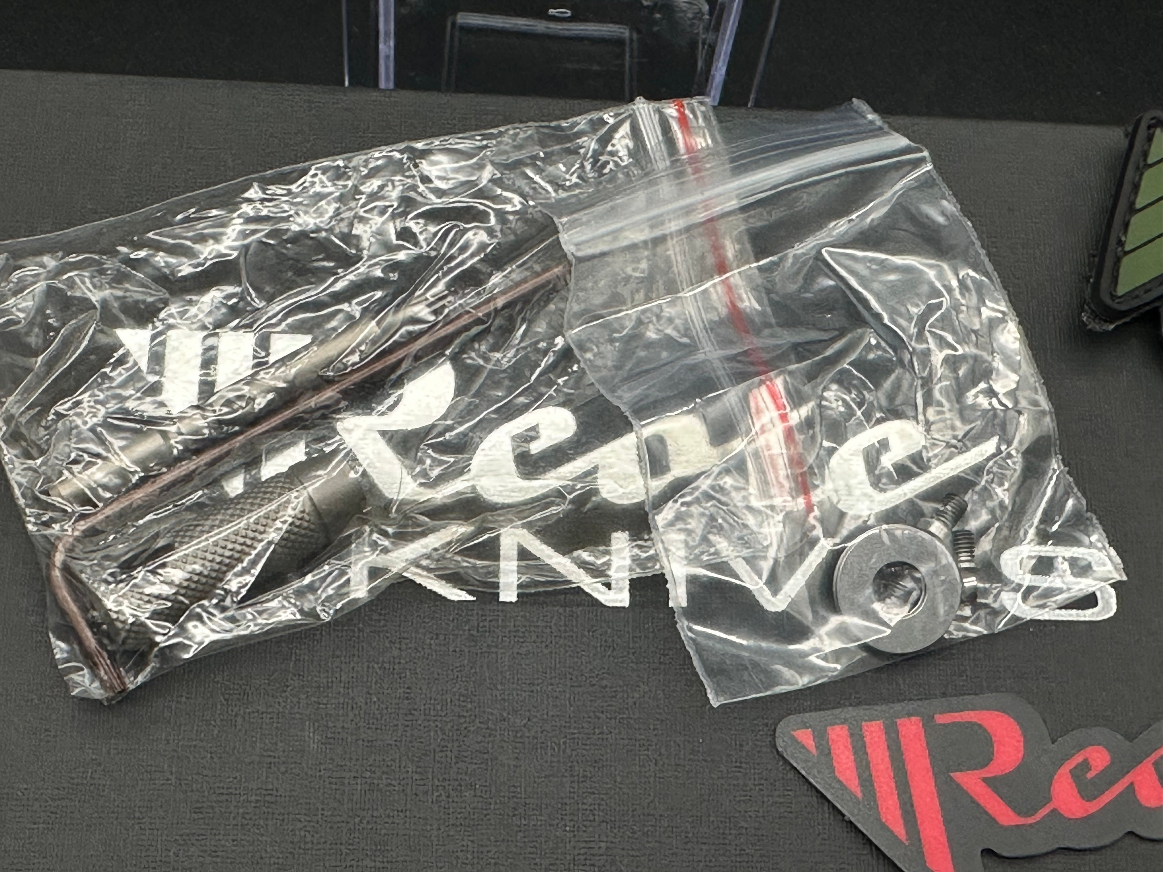 REATE KNIVES TIGER LAVA FLOW FAT CARBON FIBER HANDLE M390 PLAIN EDGE BELT SATIN