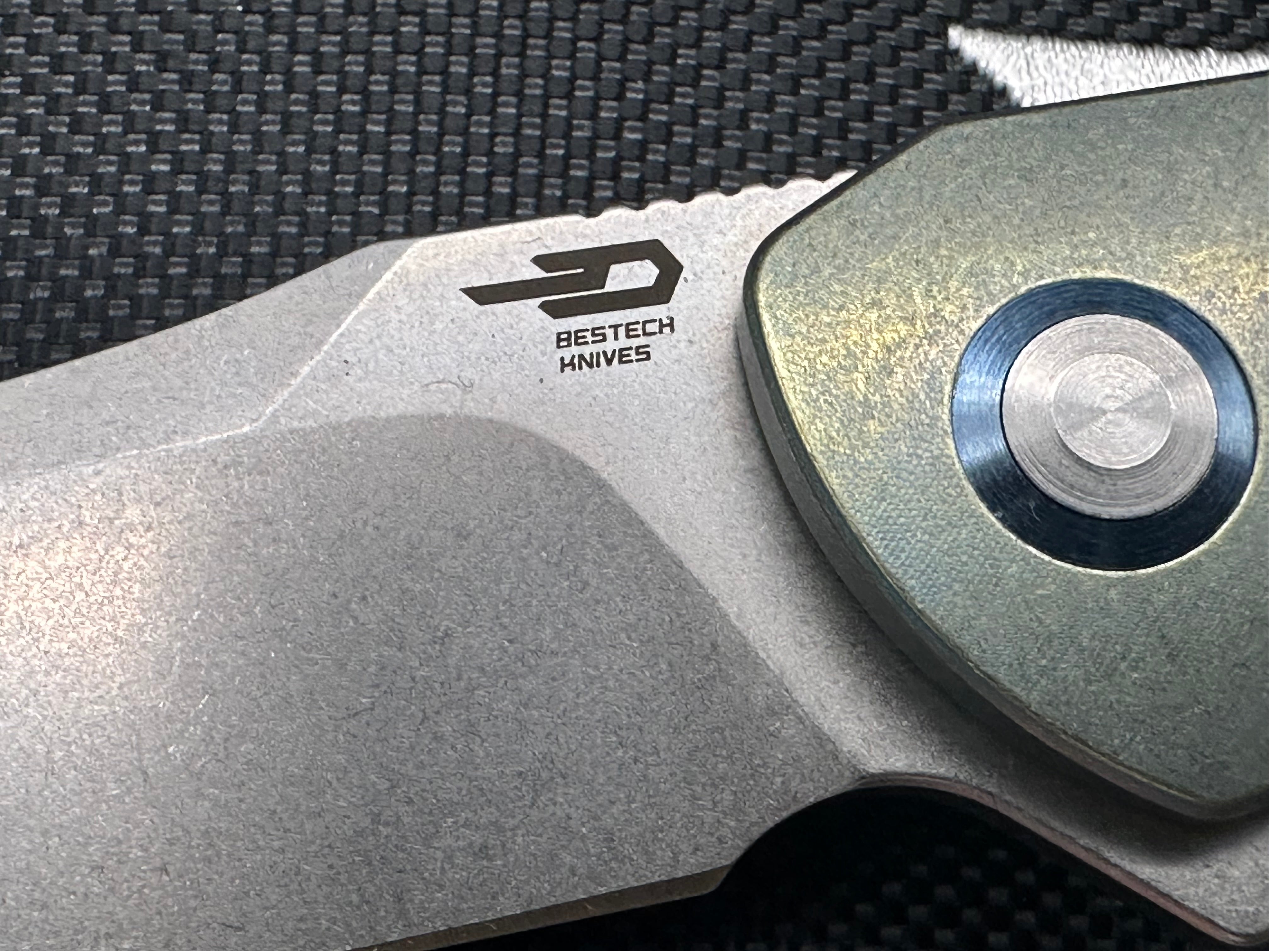 Bestech Emperor - CPM-S35VN Blade with green titanium handles with blue accents