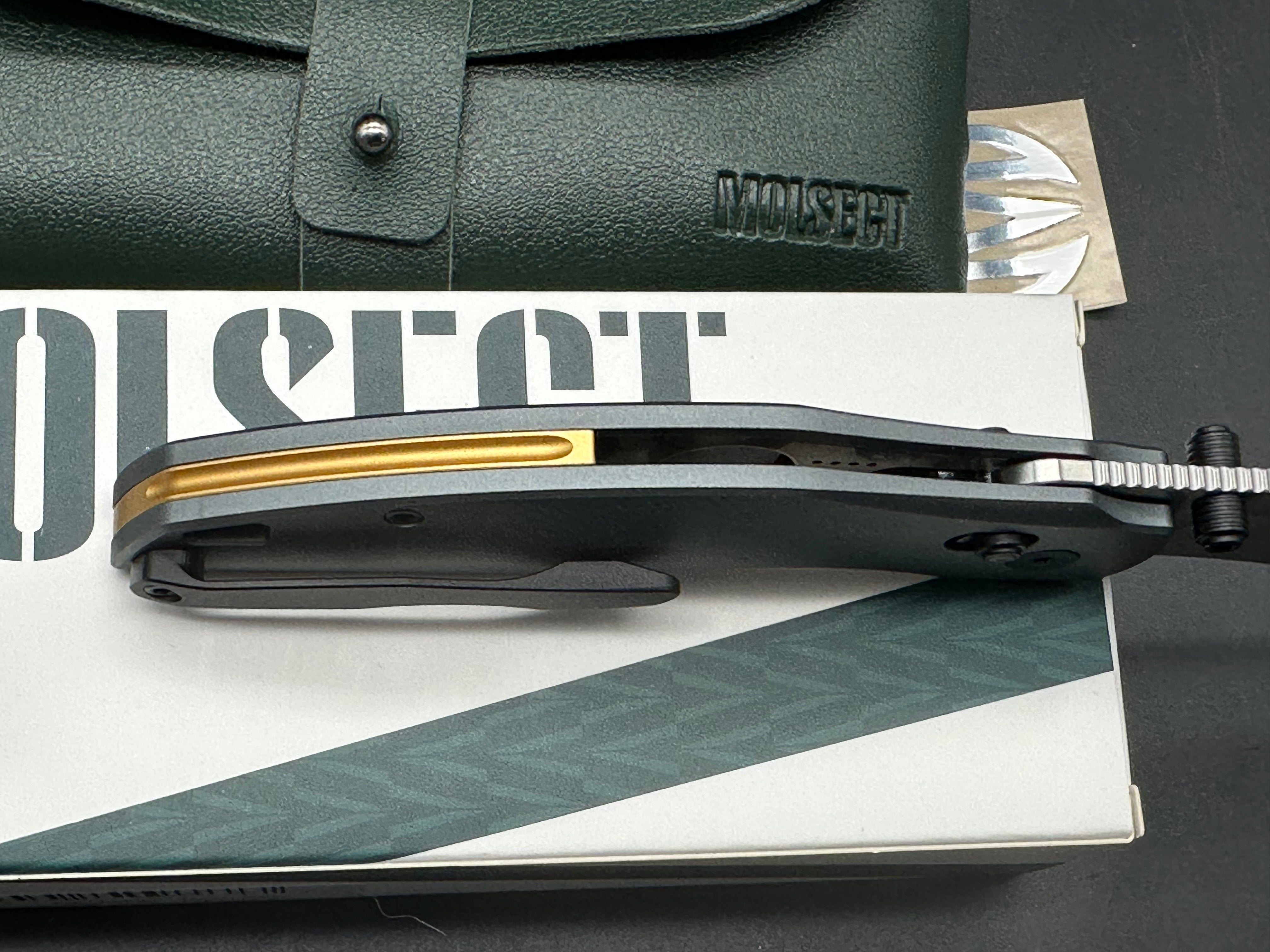 Molsect Shuttle Grey Aluminum handle - 14C28N CROSSBAR LOCK