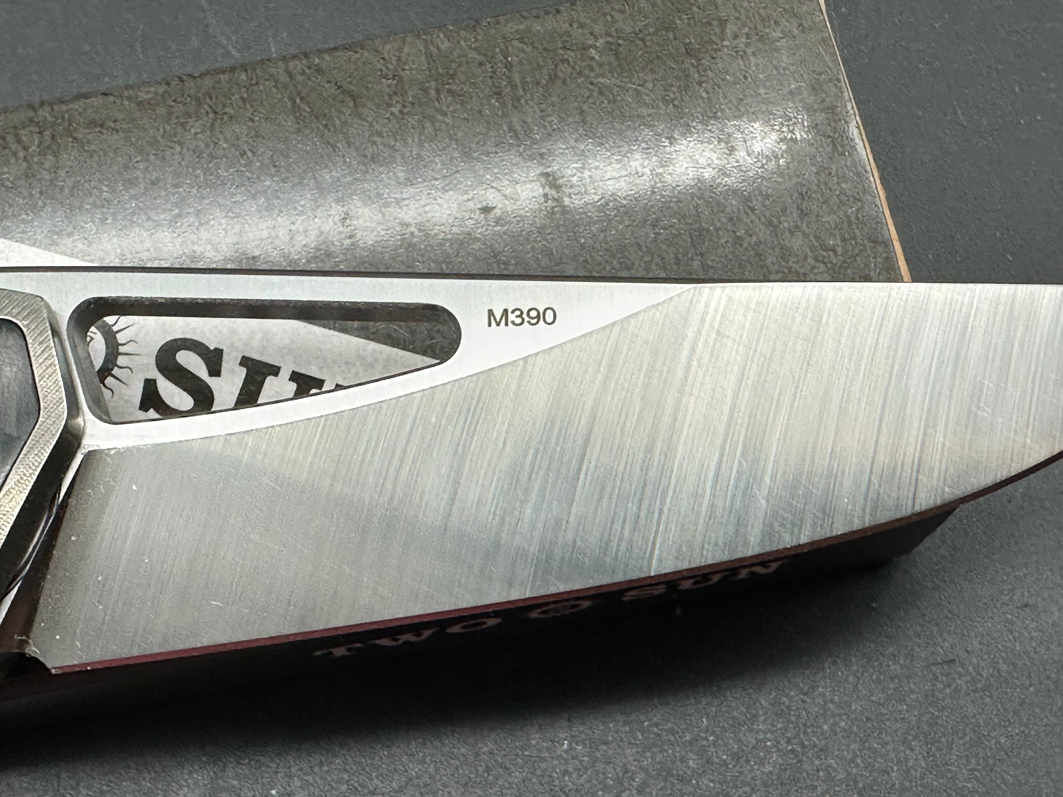 TWOSUN FOLDNIG KNIFE TITANIUM/CARBON FIBER INLAY HANDLE M390 PLAIN EDGE TS186-M390