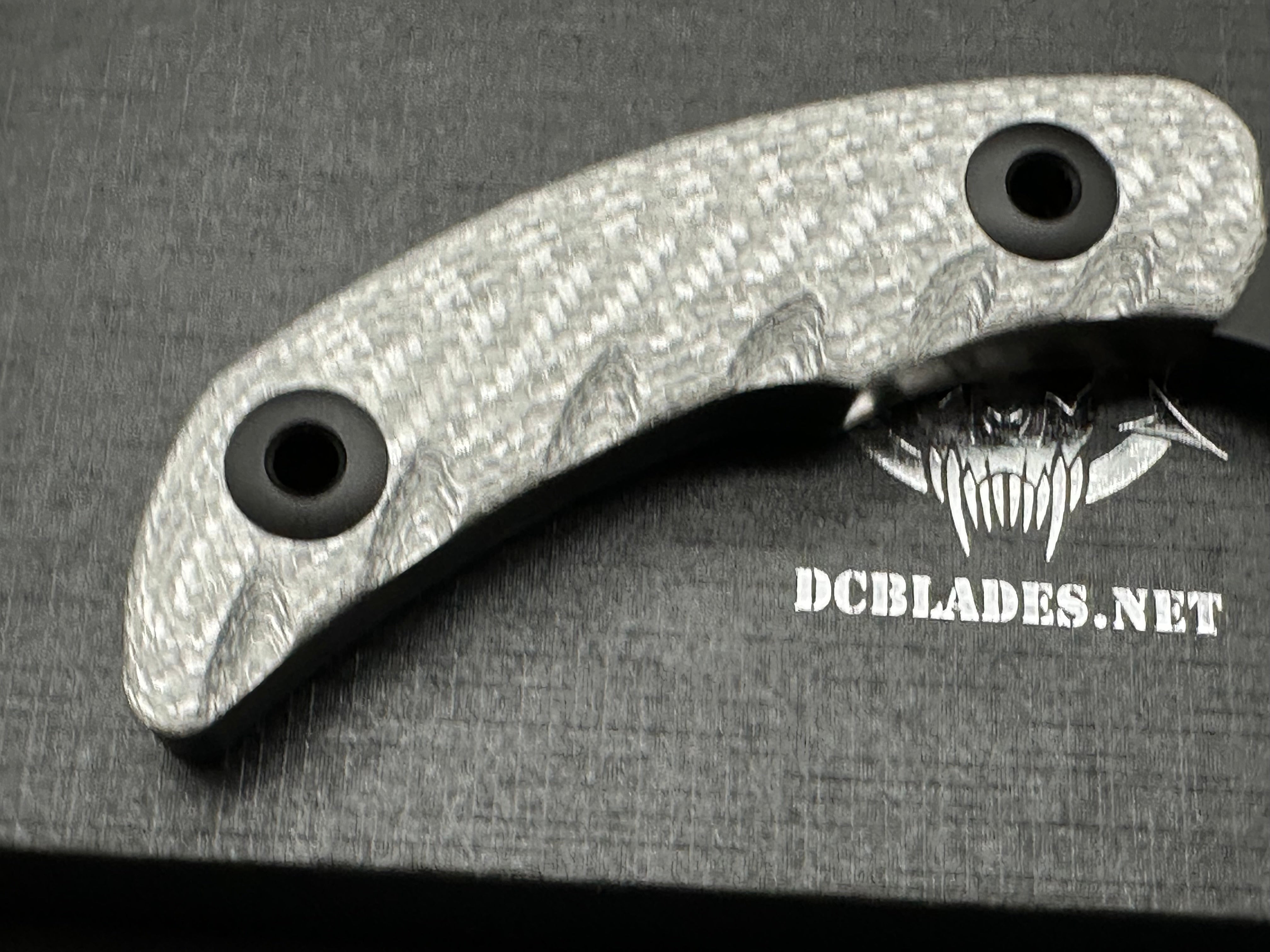 DC Blades Mantis Fixed blade 3.25" Black PVD Blade with Serrations 14C28N Silver Twill Carbon Fiber Handle