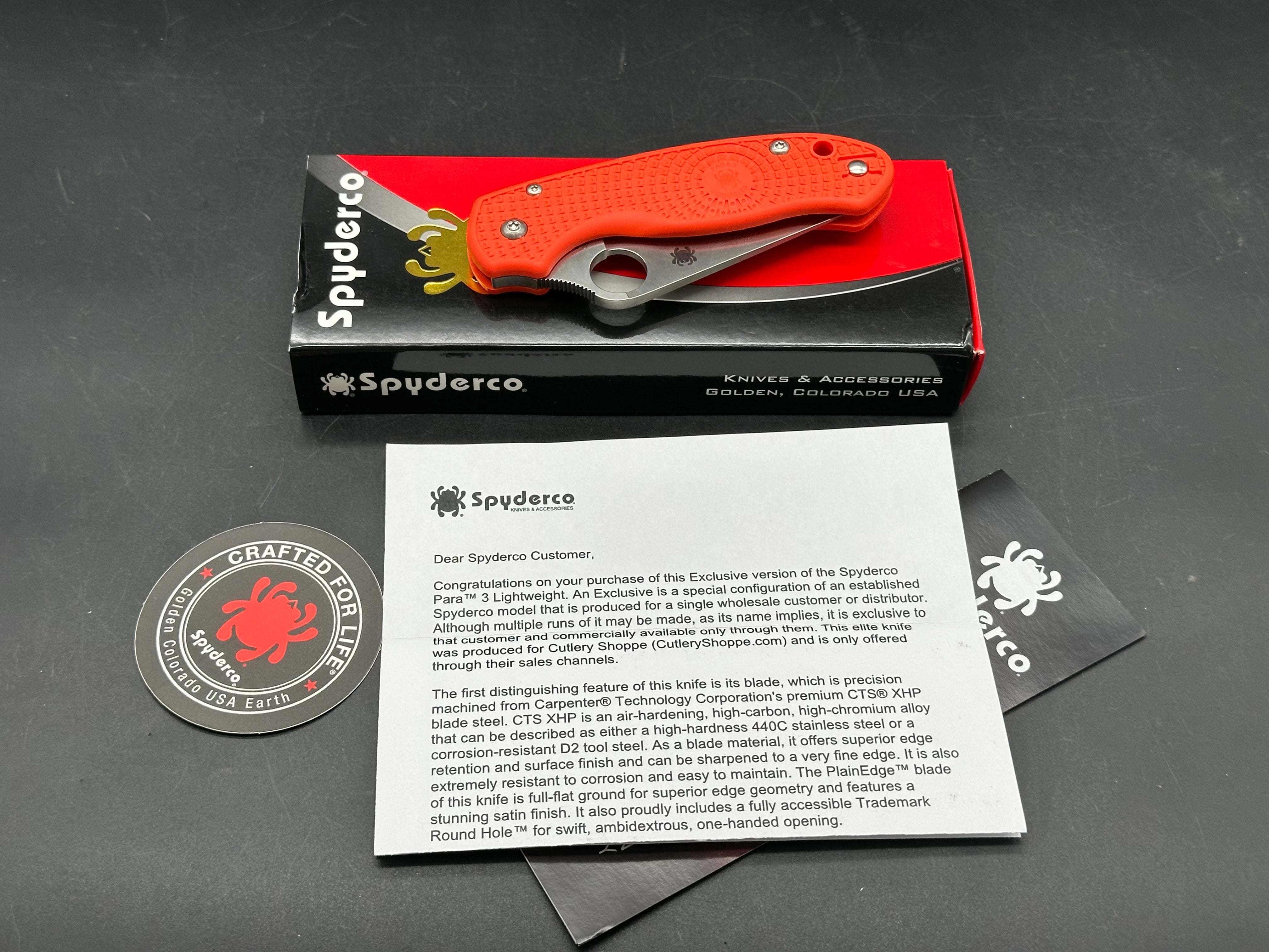 Spyderco Para 3 Lightweight (Cutlery Shoppe Exclusive), 2.93" CTS XHP Satin Blade with Orange FRN scales