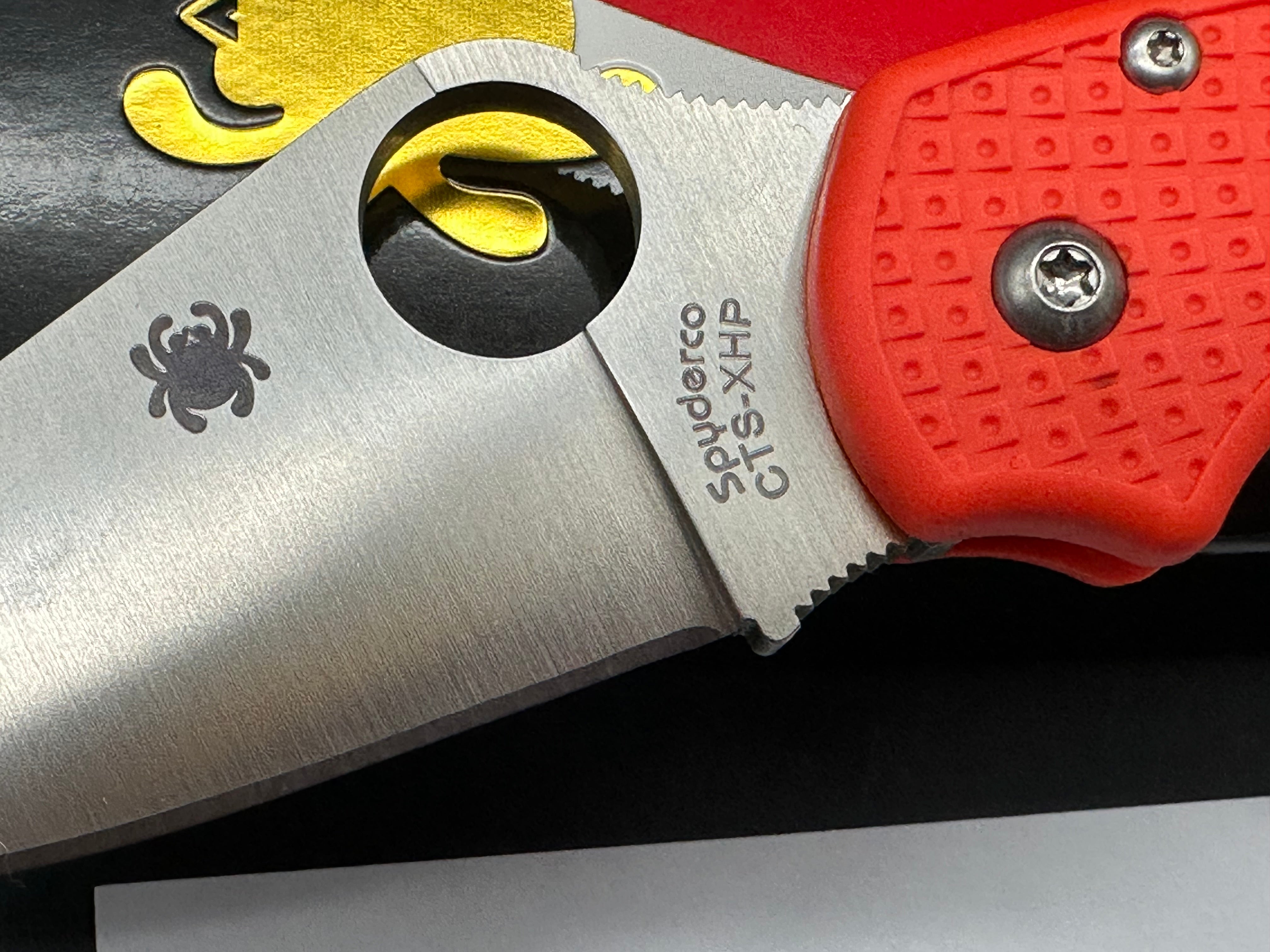 Spyderco Para 3 Lightweight (Cutlery Shoppe Exclusive), 2.93" CTS XHP Satin Blade with Orange FRN scales