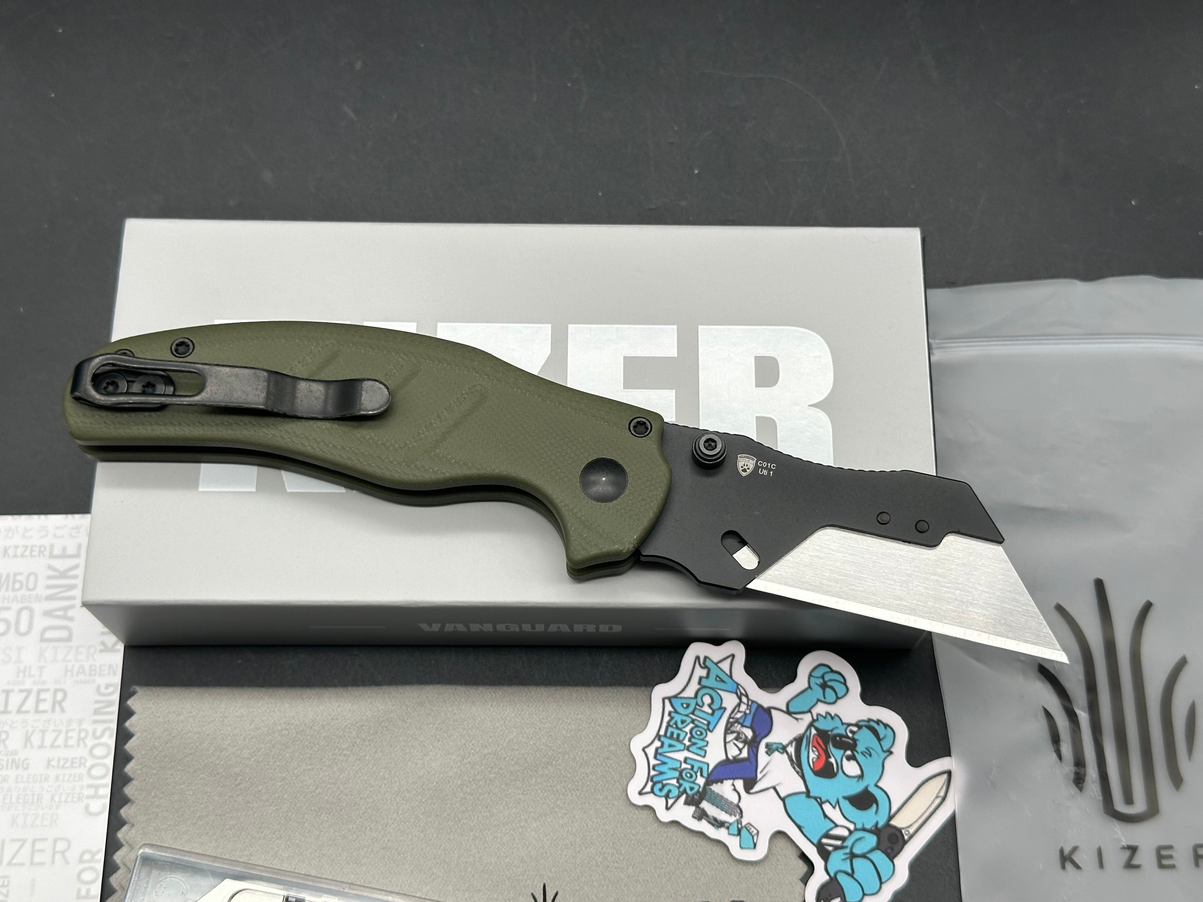 KIZER C01C UTI 1 UTILITY FOLDING KNIFE GREEN G10 HANDLE 5CR15MOV PLAIN BLACK PVD BLADE