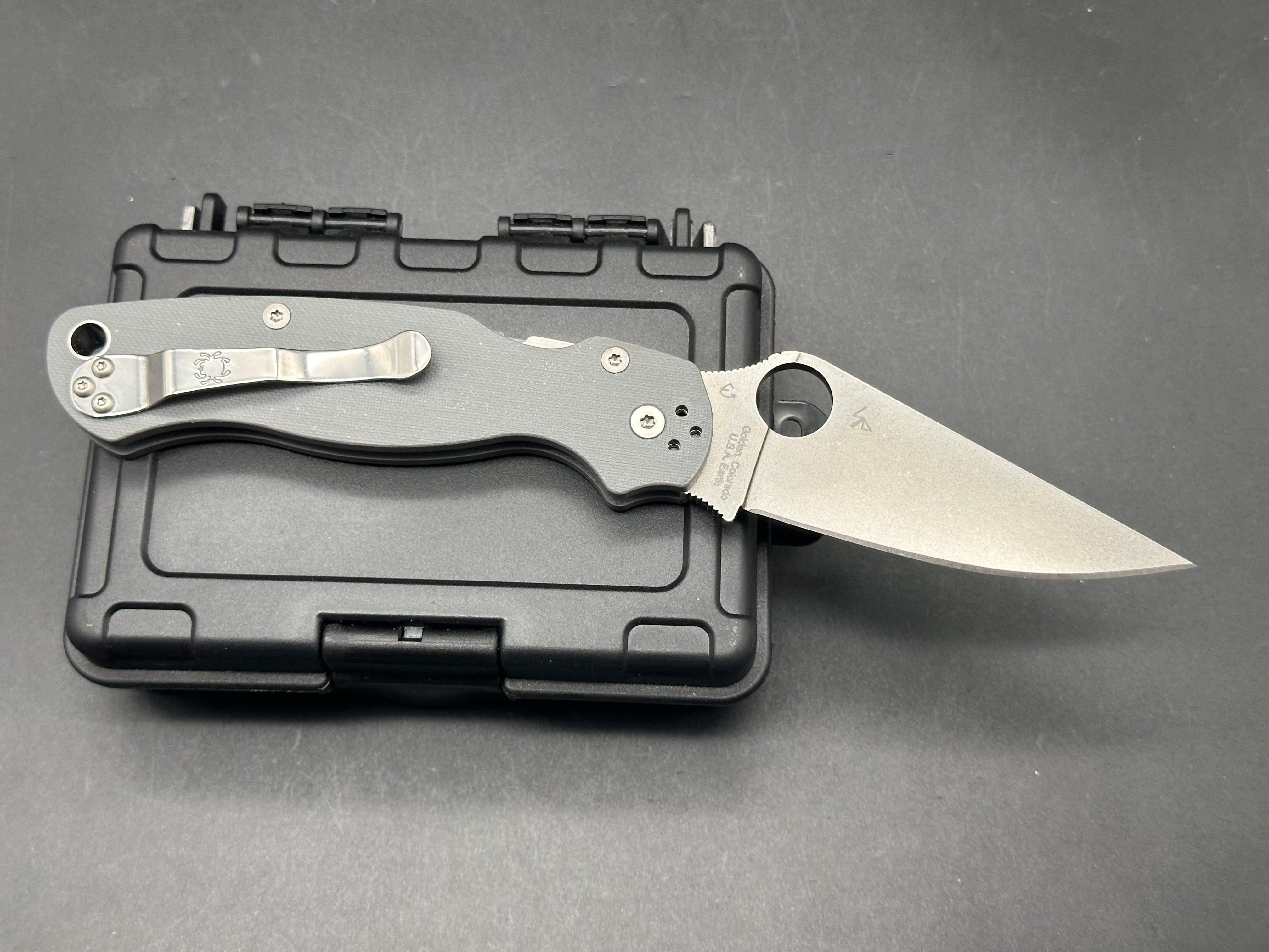 Spyderco Paramilitary 2 Knife Dark Gray G-10 (3.4" Stonewash Maxamet)