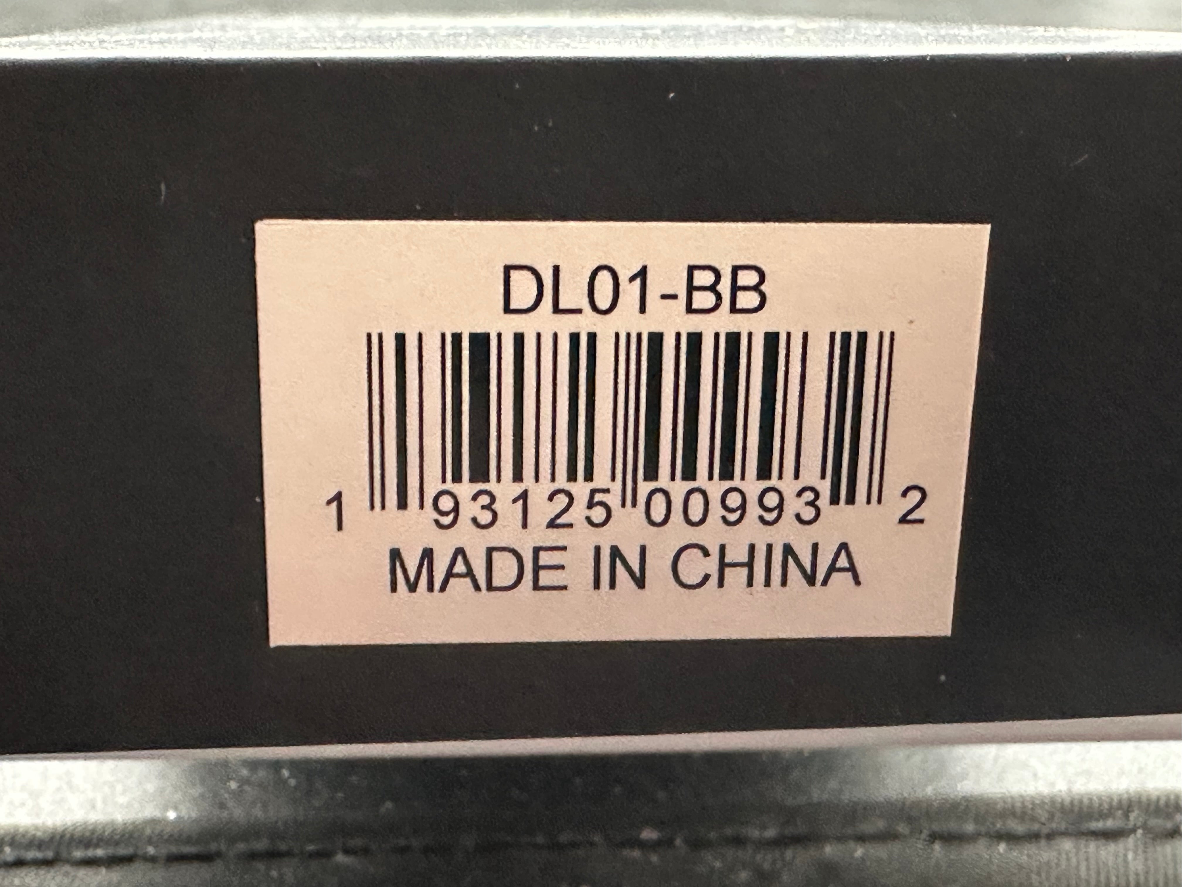 Mallery Designs Phorus V2 with blue fat carbon inlays and DLC titanium scales with DLC S90v blade