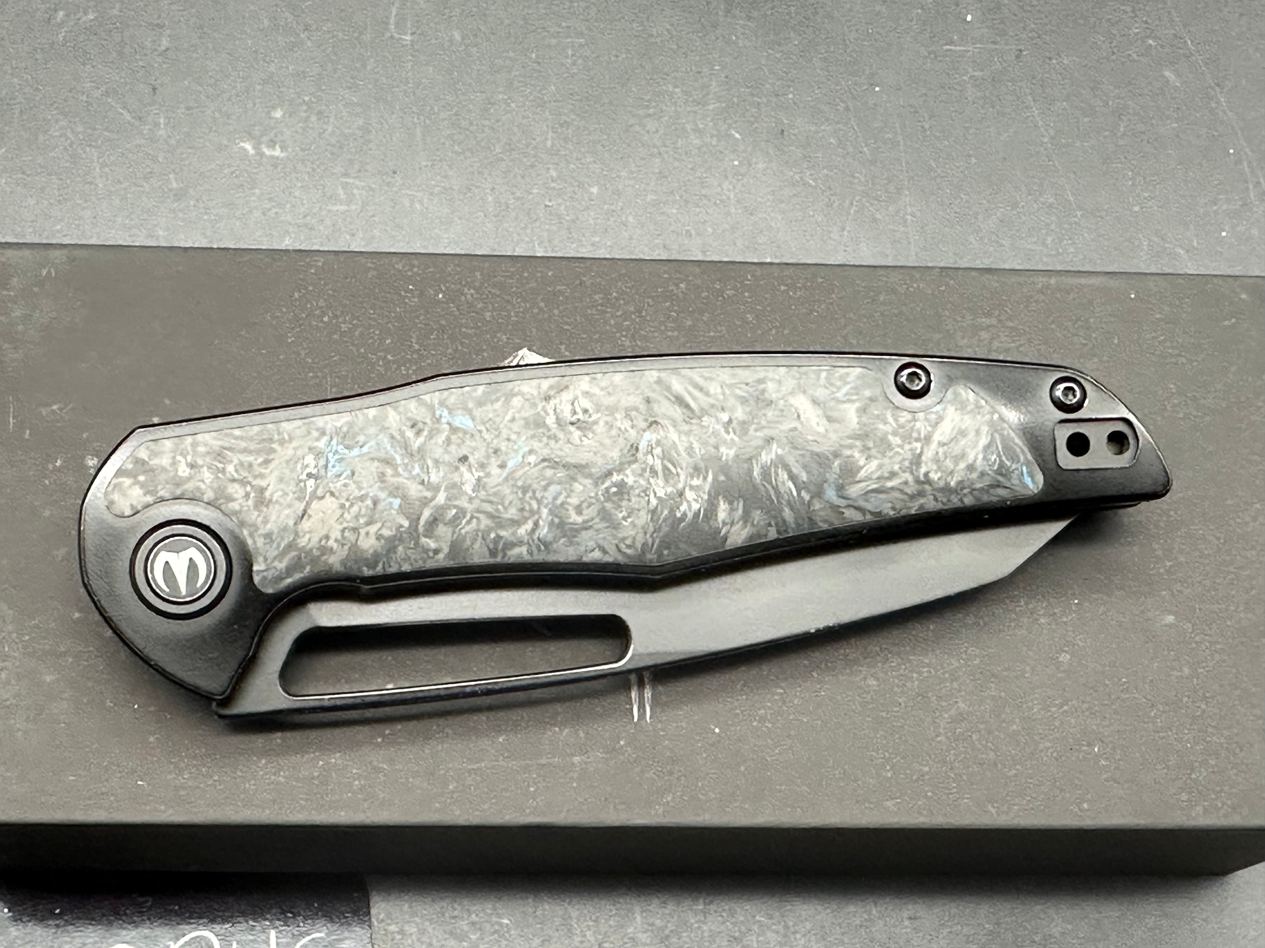 Mallery Designs Phorus V2 with blue fat carbon inlays and DLC titanium scales with DLC S90v blade