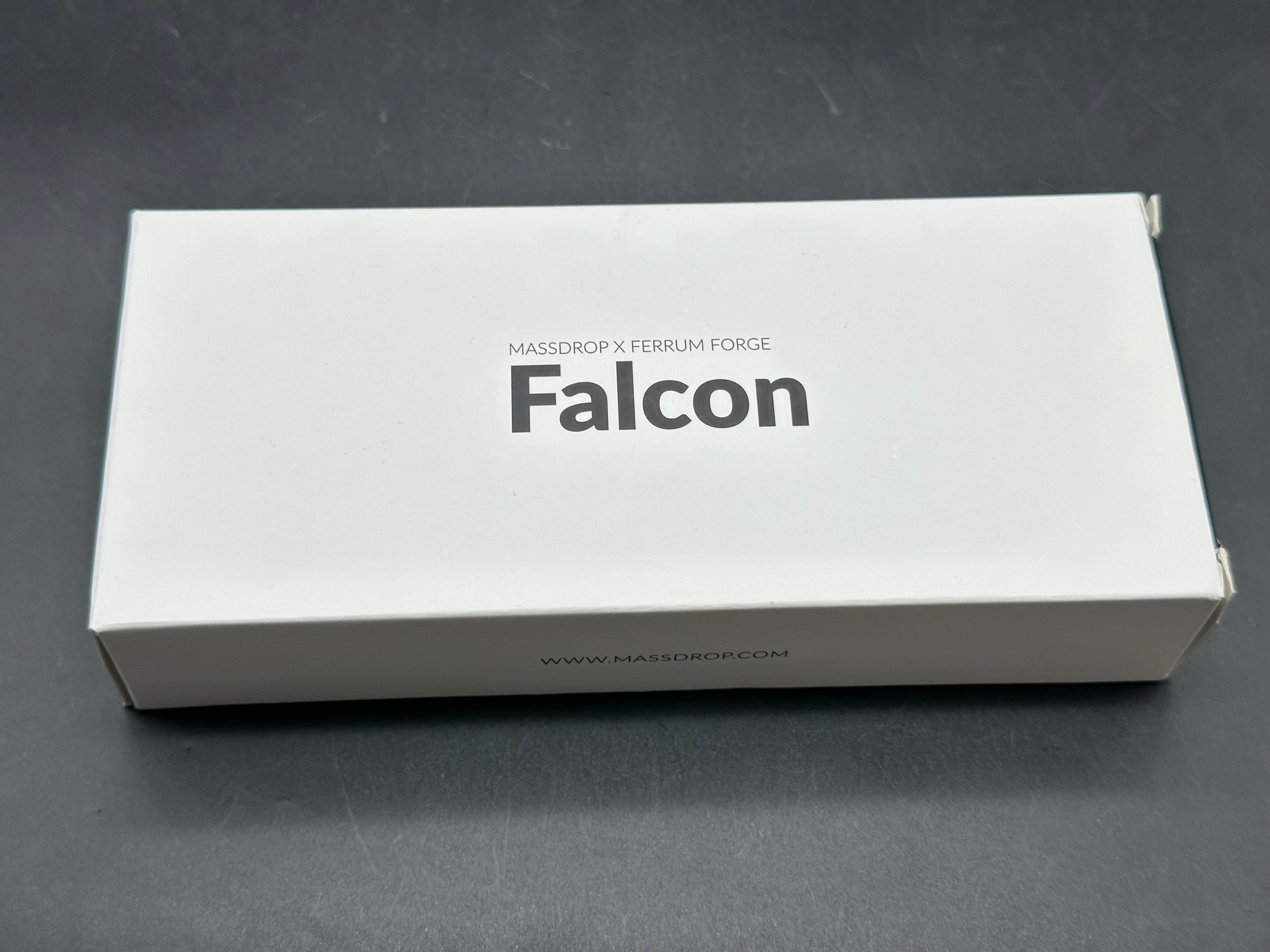 Massdrop Ferrum Forge Falcon: 2.875 inch satin finished S35VN blade Bead blasted titanium frame. Titanium clip