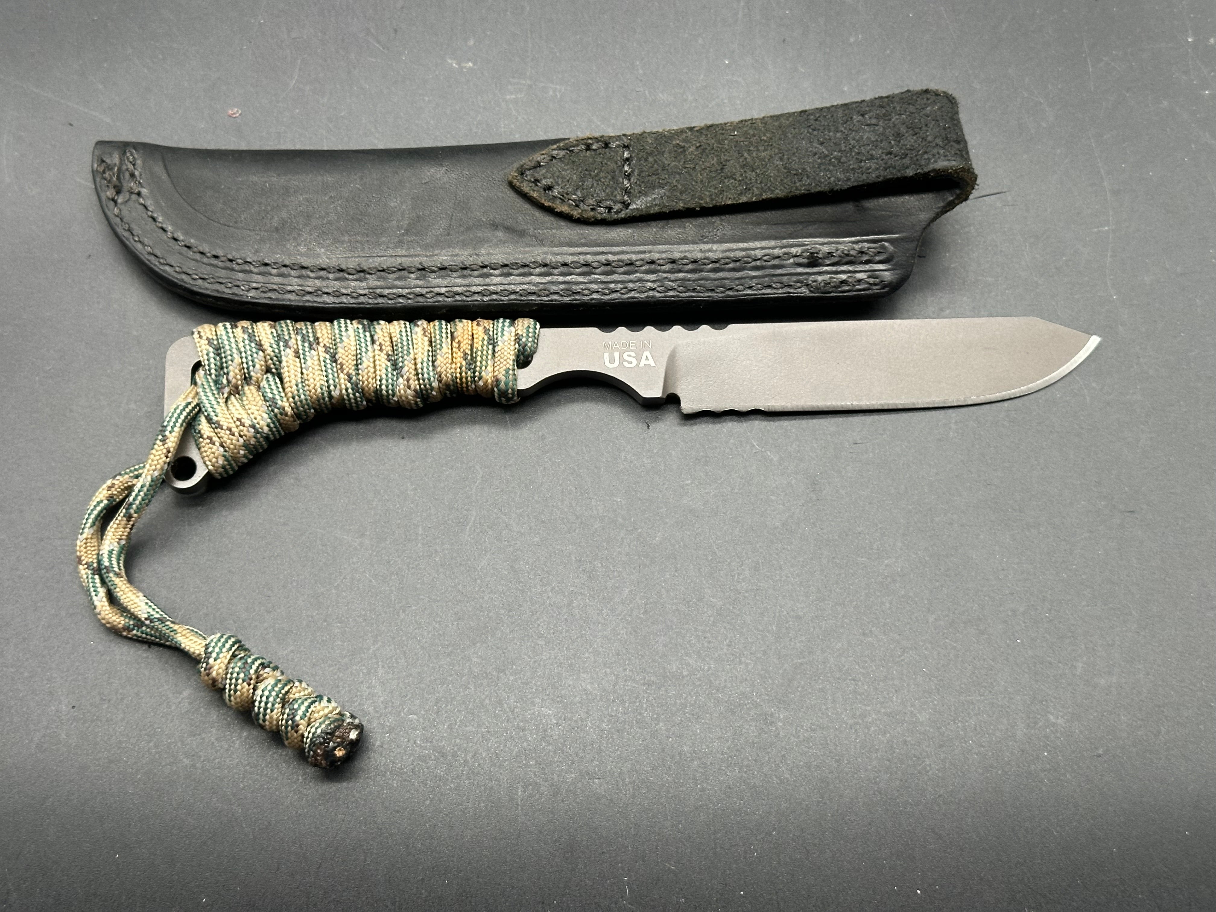 Tops Rocky Mountain Spike Paracord wrapped handle, 1095, leather sheath
