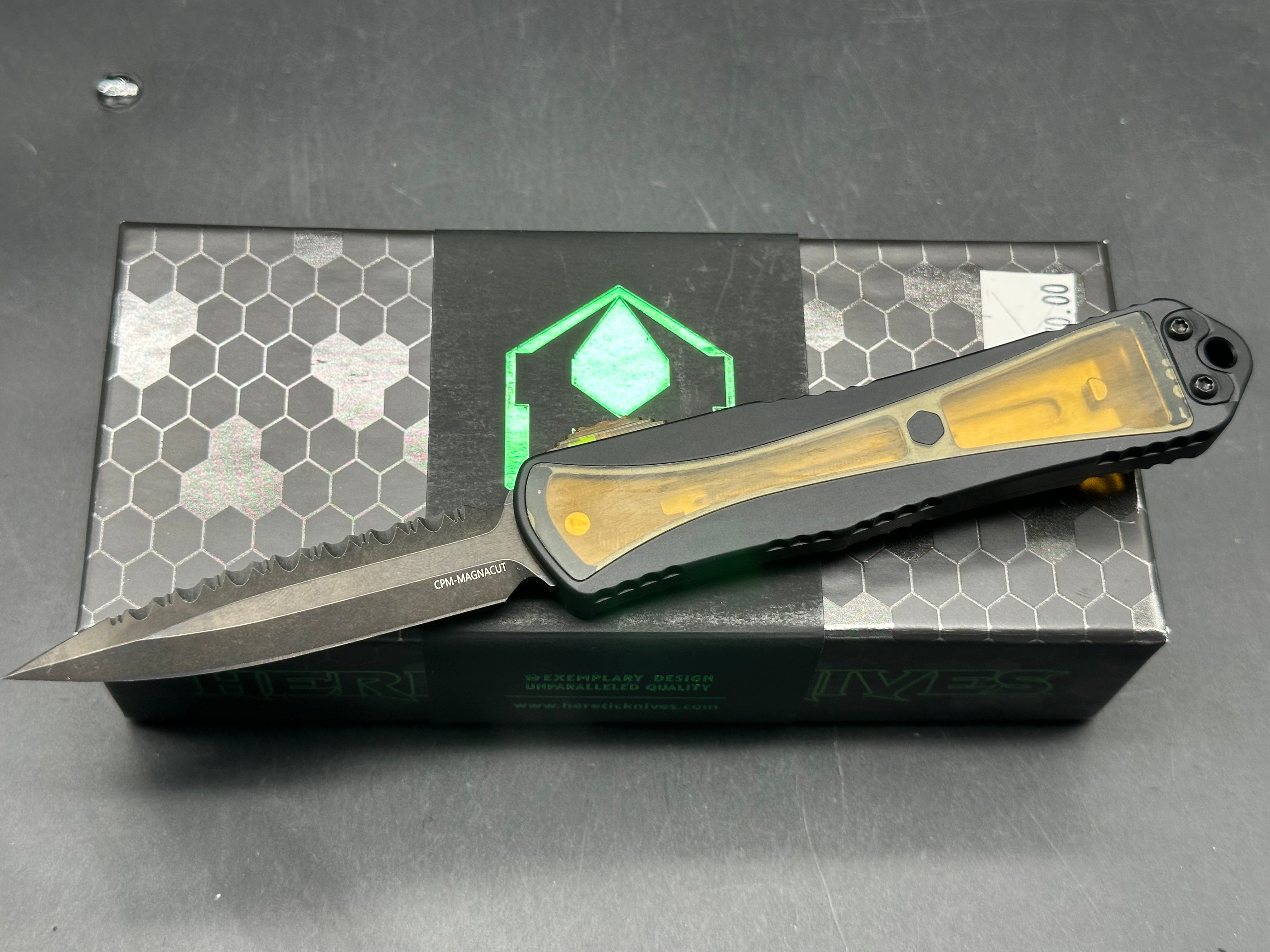 Heretic Manticore E Double Edge DLC Full Serrated Ultem inlay