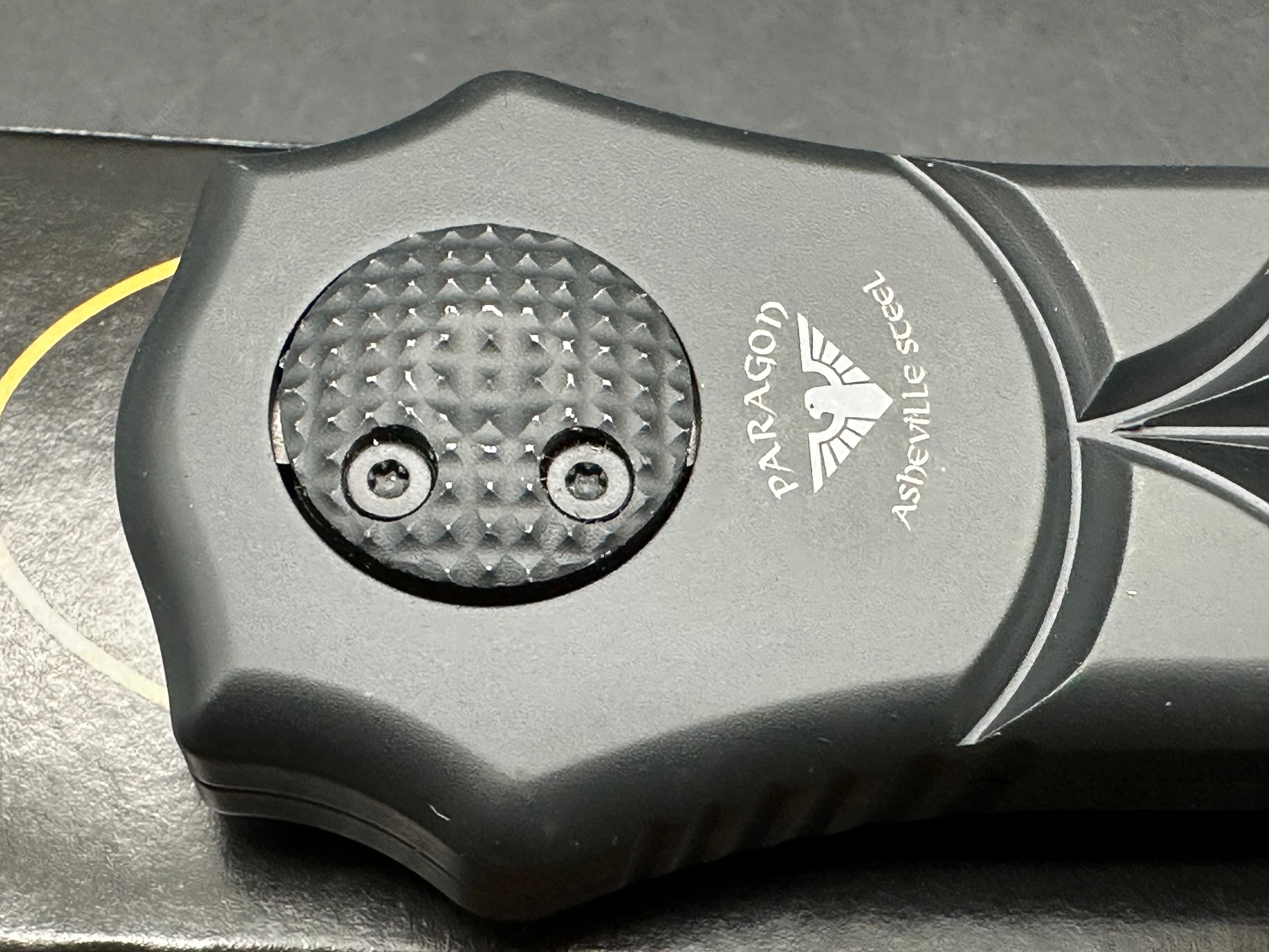 Paragon Warlock: 3.875 inch CPM-S30V blade with double edge. Double pus button split handle opener