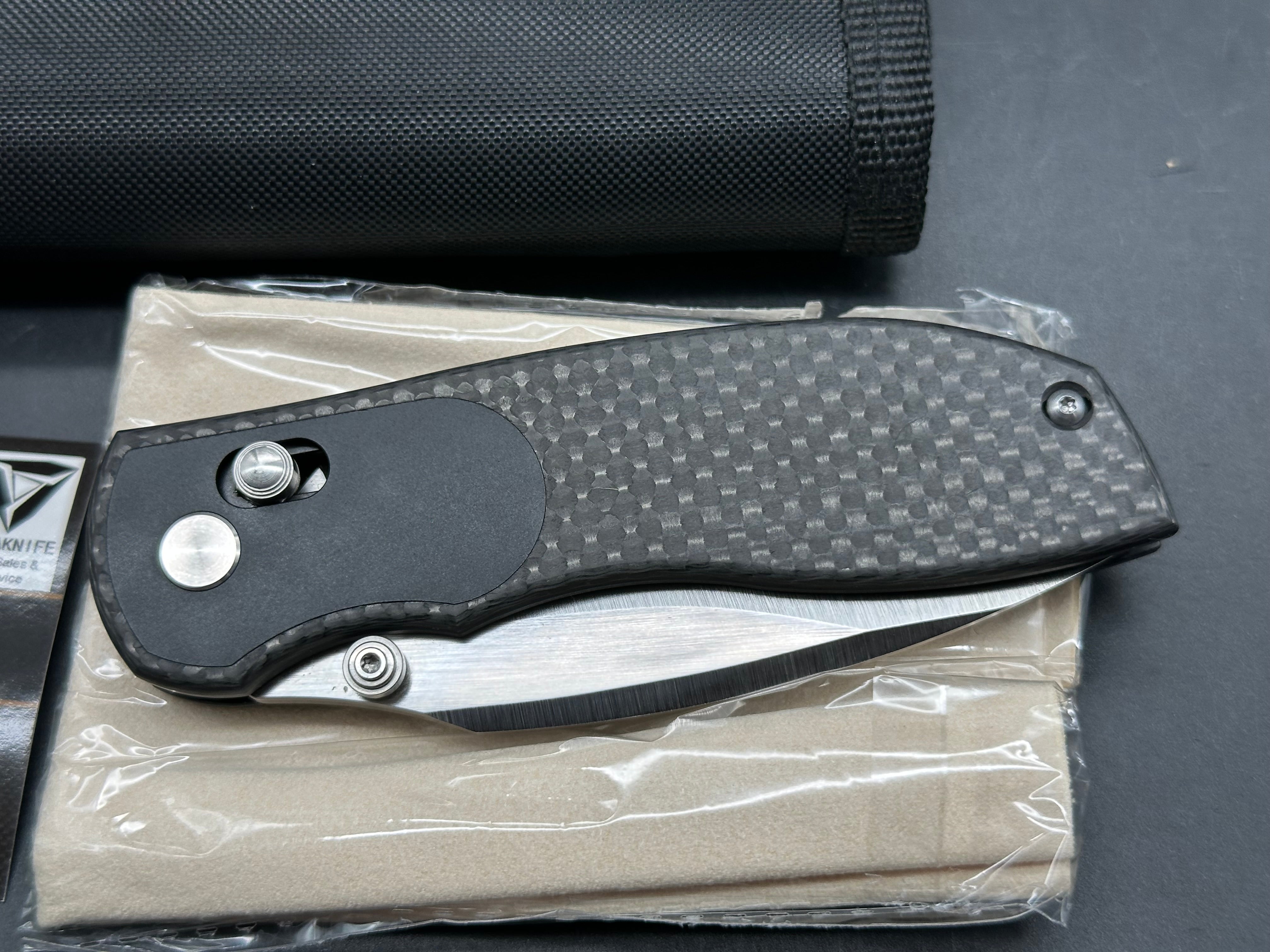Tuyaknife Big Belly Integral 3.5 inch Bohler M390 satin finish blade. Integral carbon fiber handle