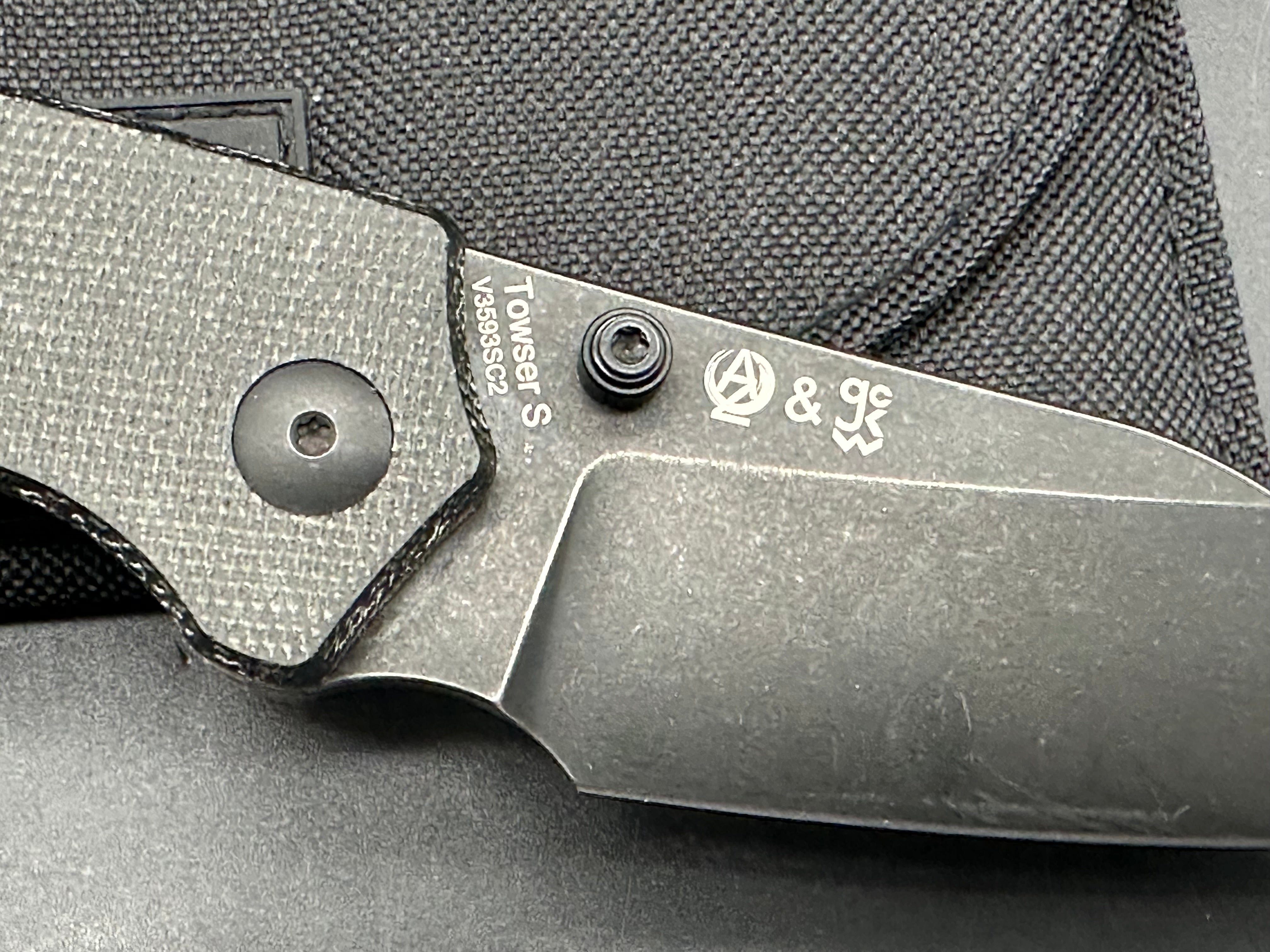 Kizer Towser S - 154CM Steel Black Micarta