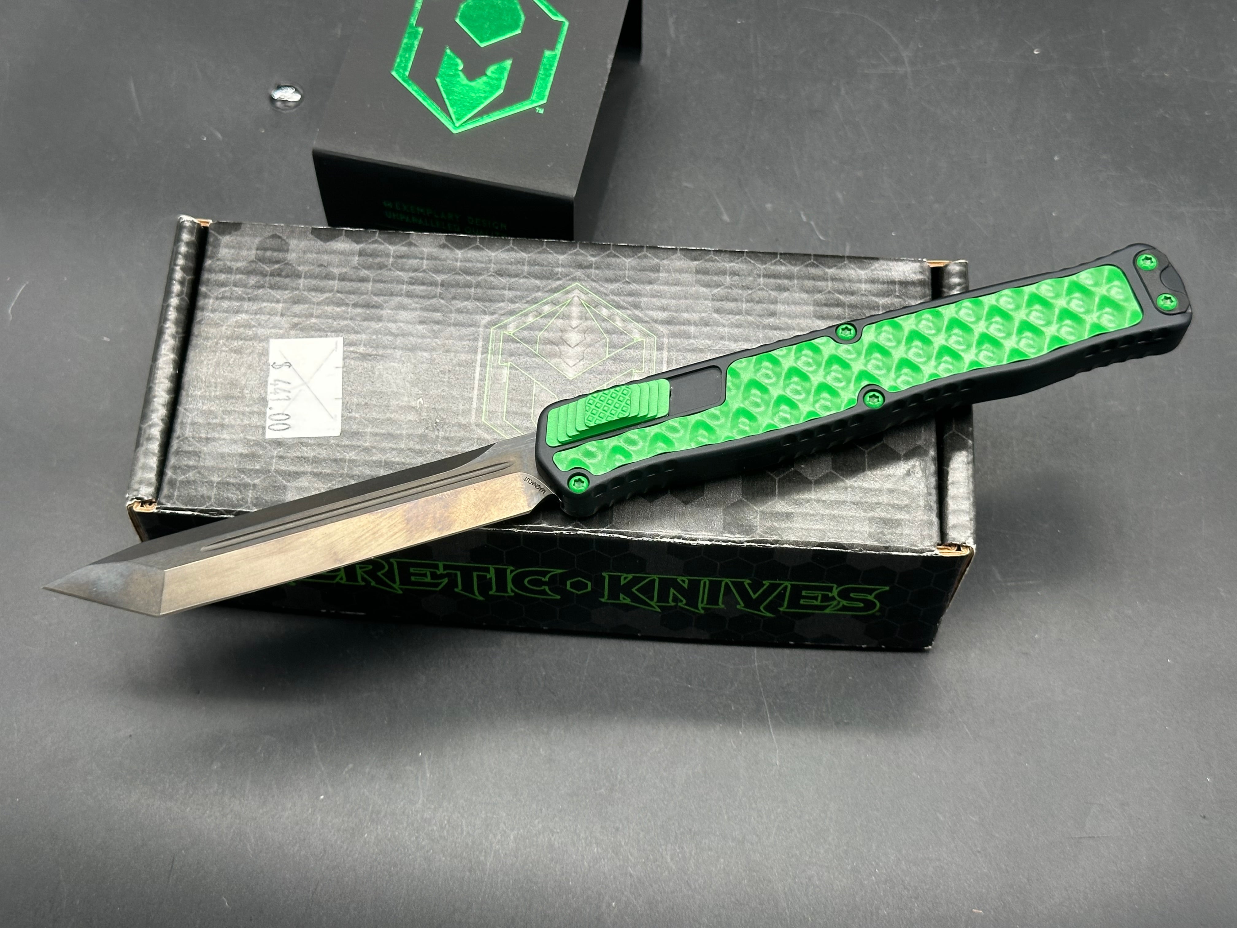 Heretic Cleric 2 tanto DLC toxic green hardware