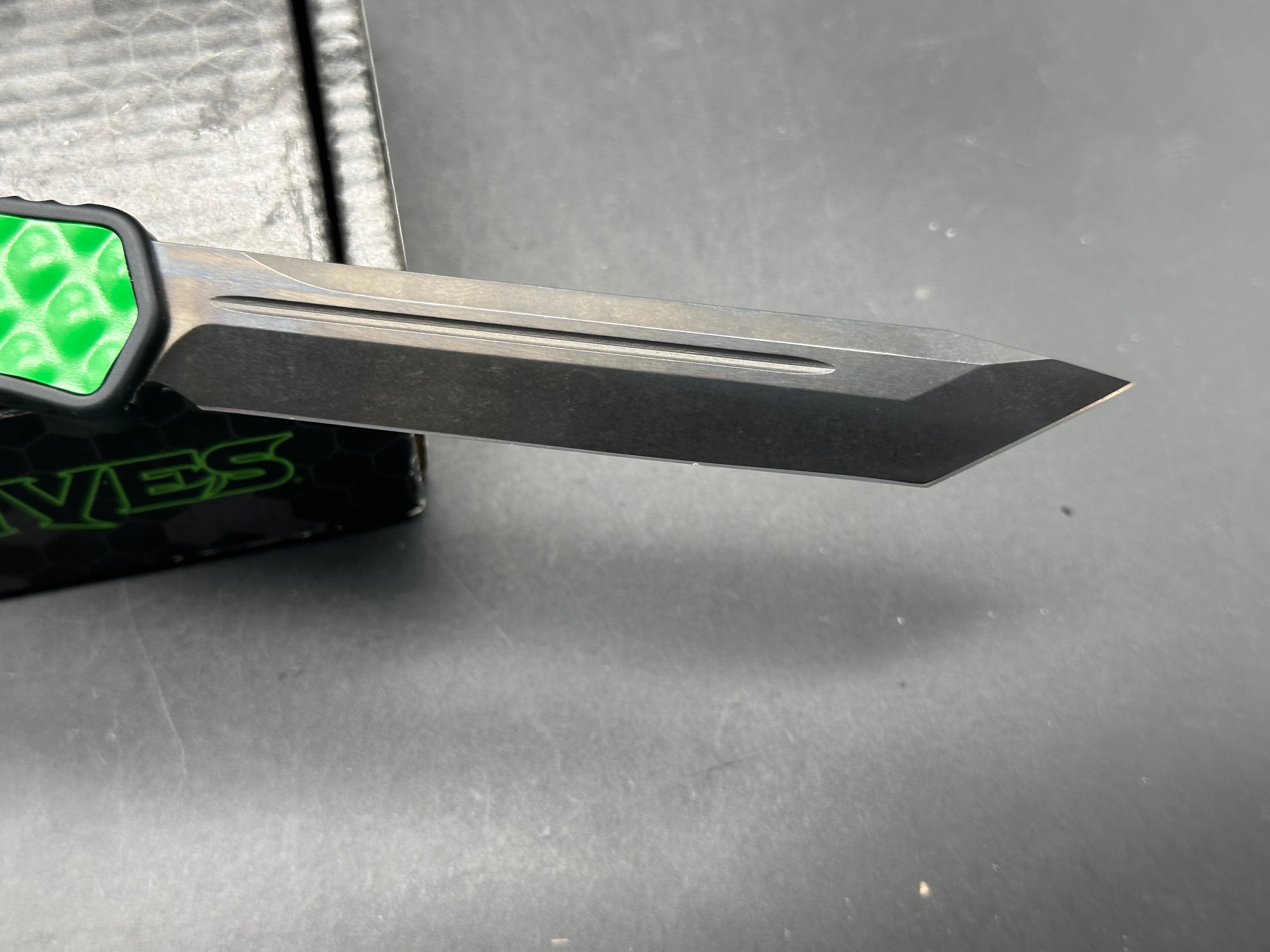 Heretic Cleric 2 tanto DLC toxic green hardware