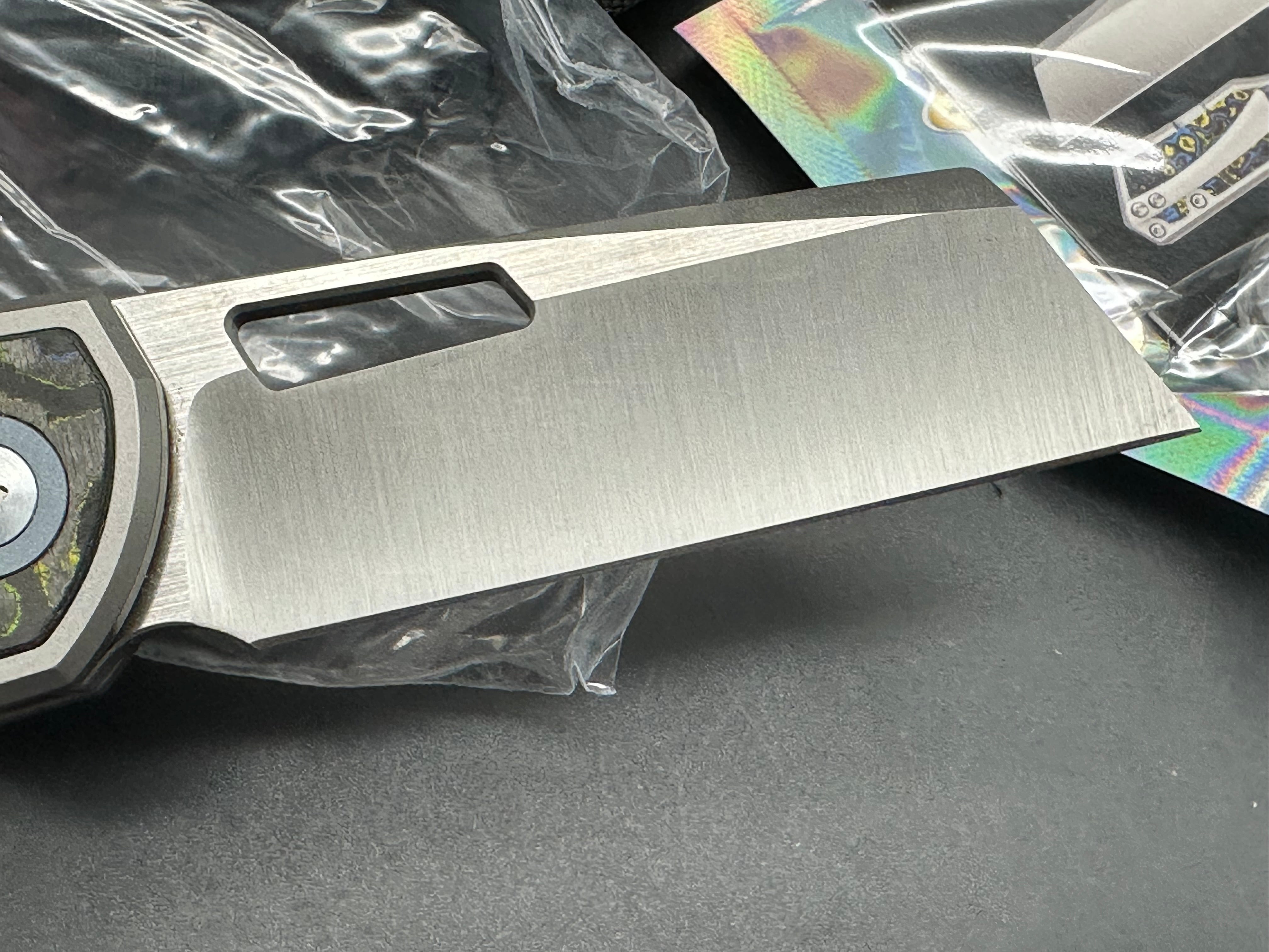 Brian Brown Yeager M V3 - LNIB- American Edge exclusive - Gecko CF inlays