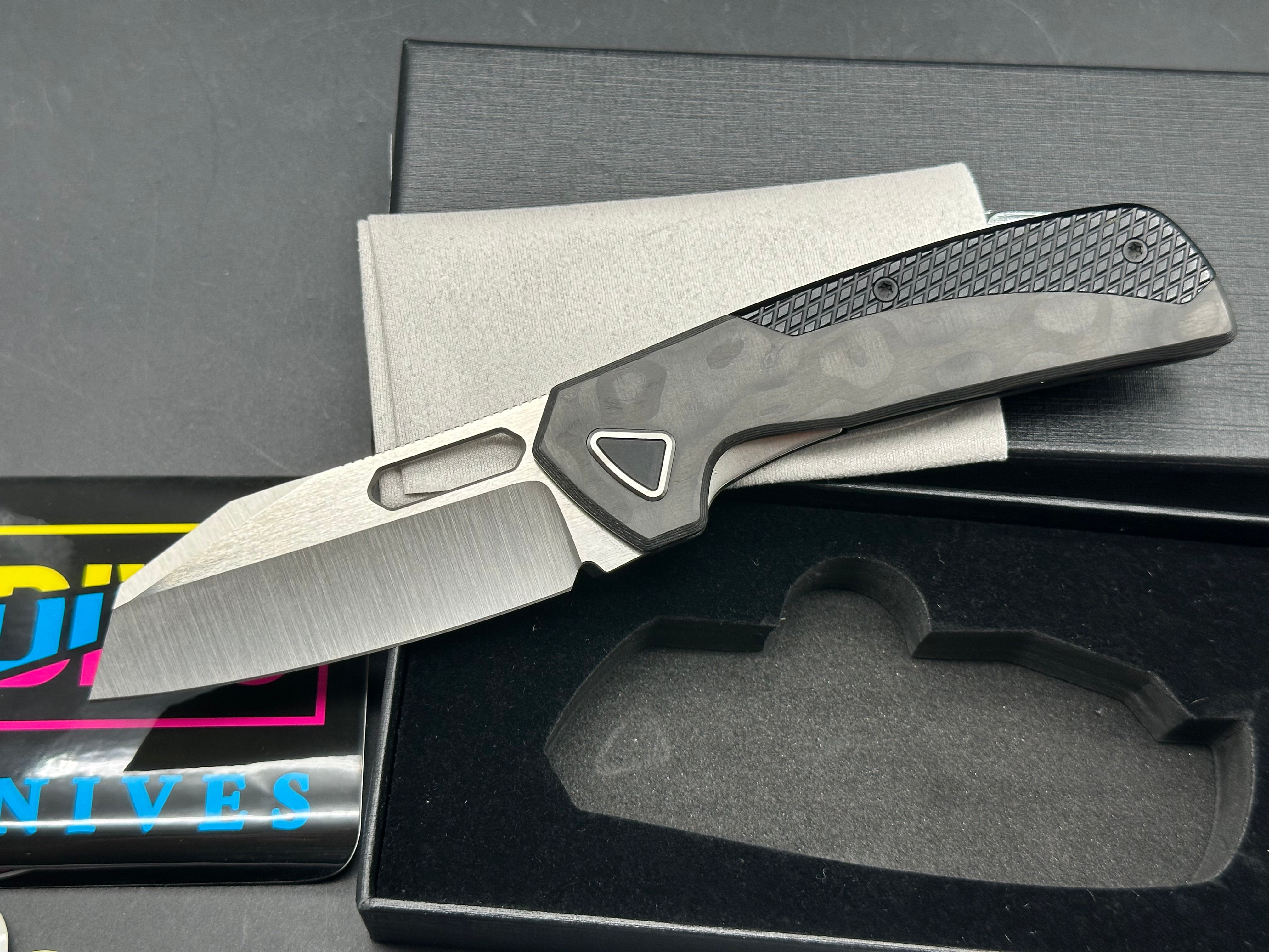 Divo Fireball Camo carbon scales w/S90V blade