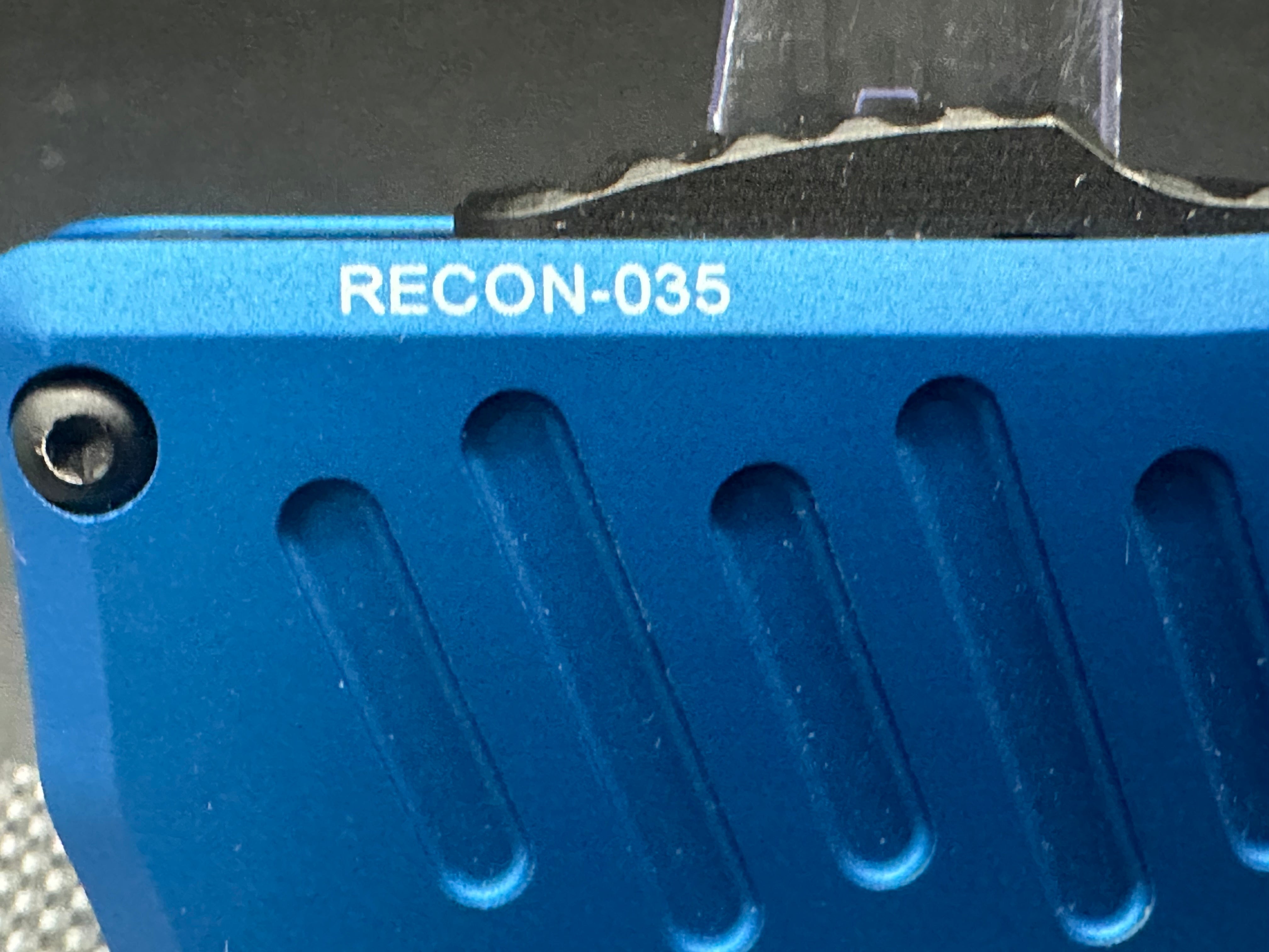 Guardian Tactical RECON-035 D/A Dagger OTF Auto Blue (3.3" Two-Tone)