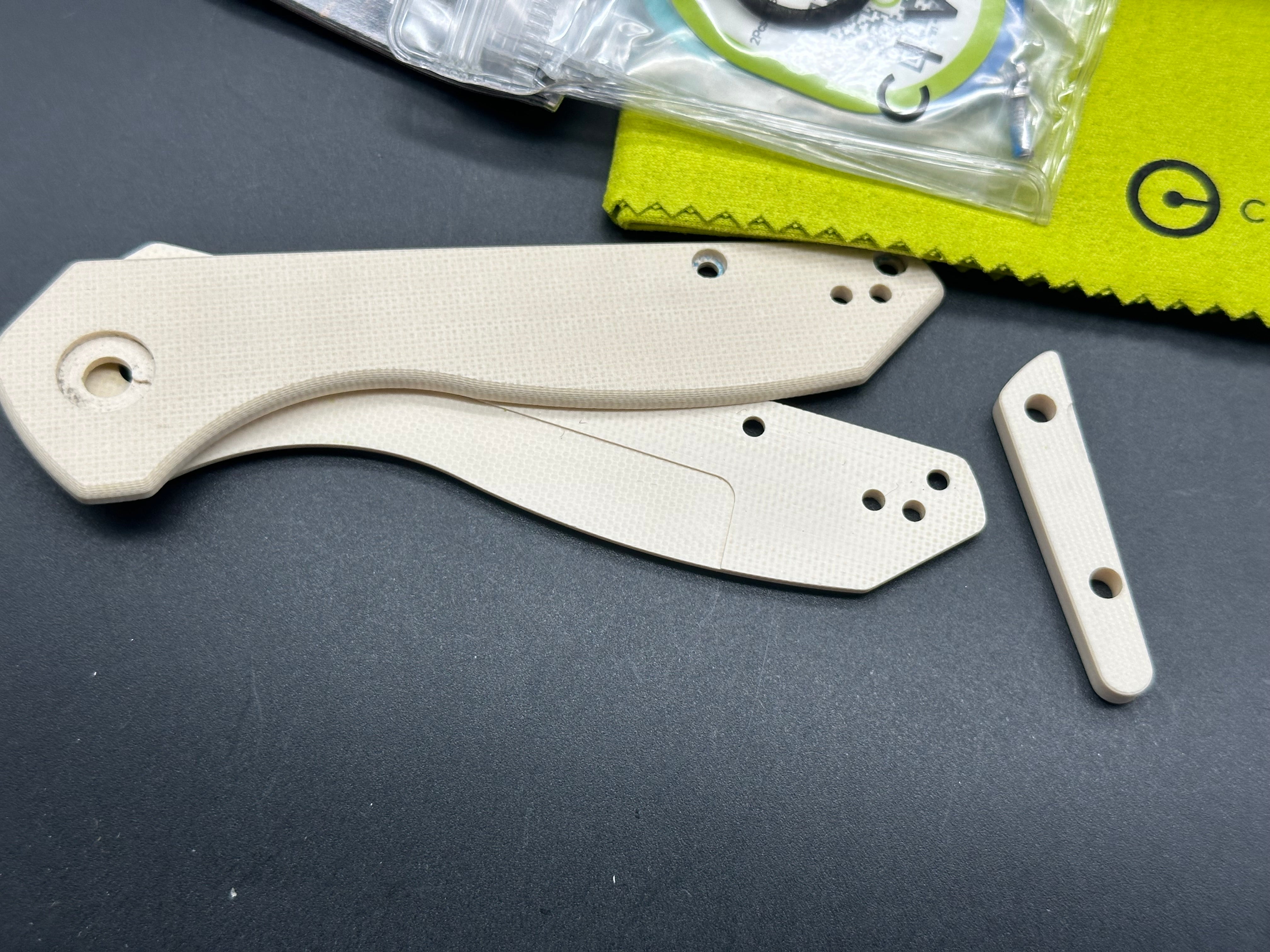 Civiv ExOne - LNIB - custom 80's camo carbon scales / Skiff bearings installed