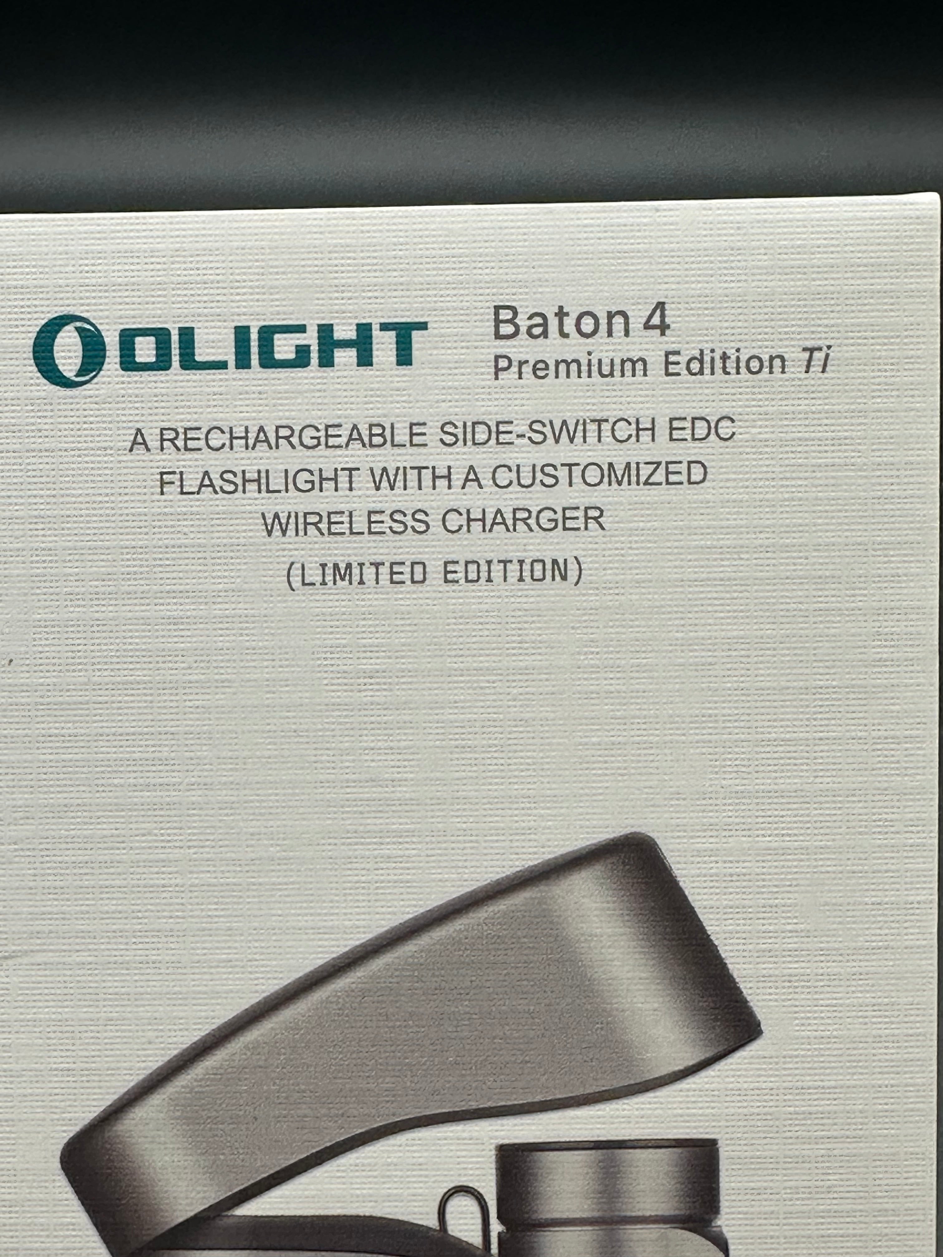 OLIGHT BATON 4 CASE PREMIUM EDITION TITANIUM AND FLASHLIGHT
