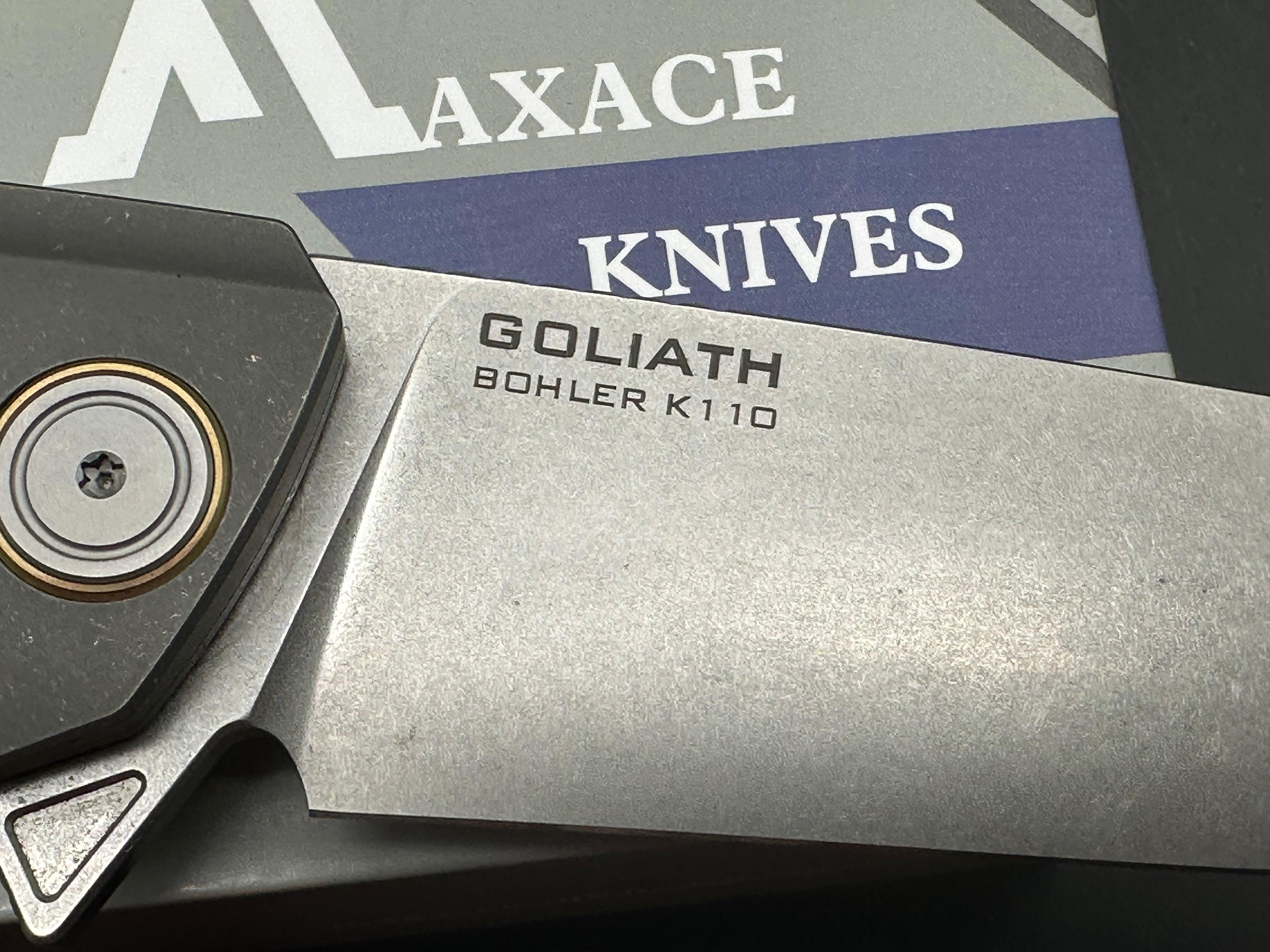 Maxace Goliath 2.0 Bohler K110 stainless blade. Green & Black G10 handle. Titanium bolsters