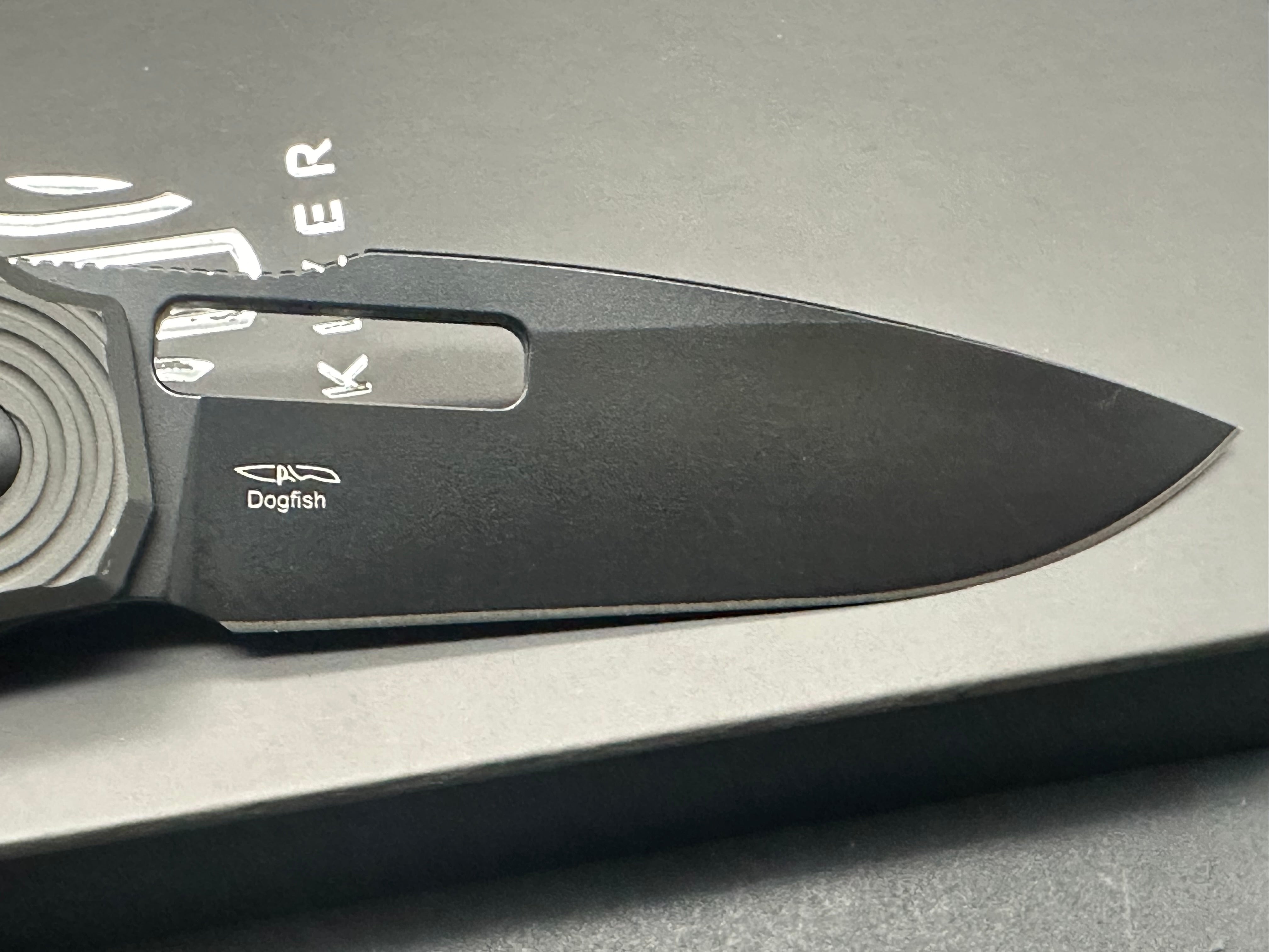 KIZER DOGFISH BUTTON LOCK FOLDING KNIFE BLACK ALUMINUM HANDLE 154CM DROP POINT PLAIN BLACK BLADE V3640C1