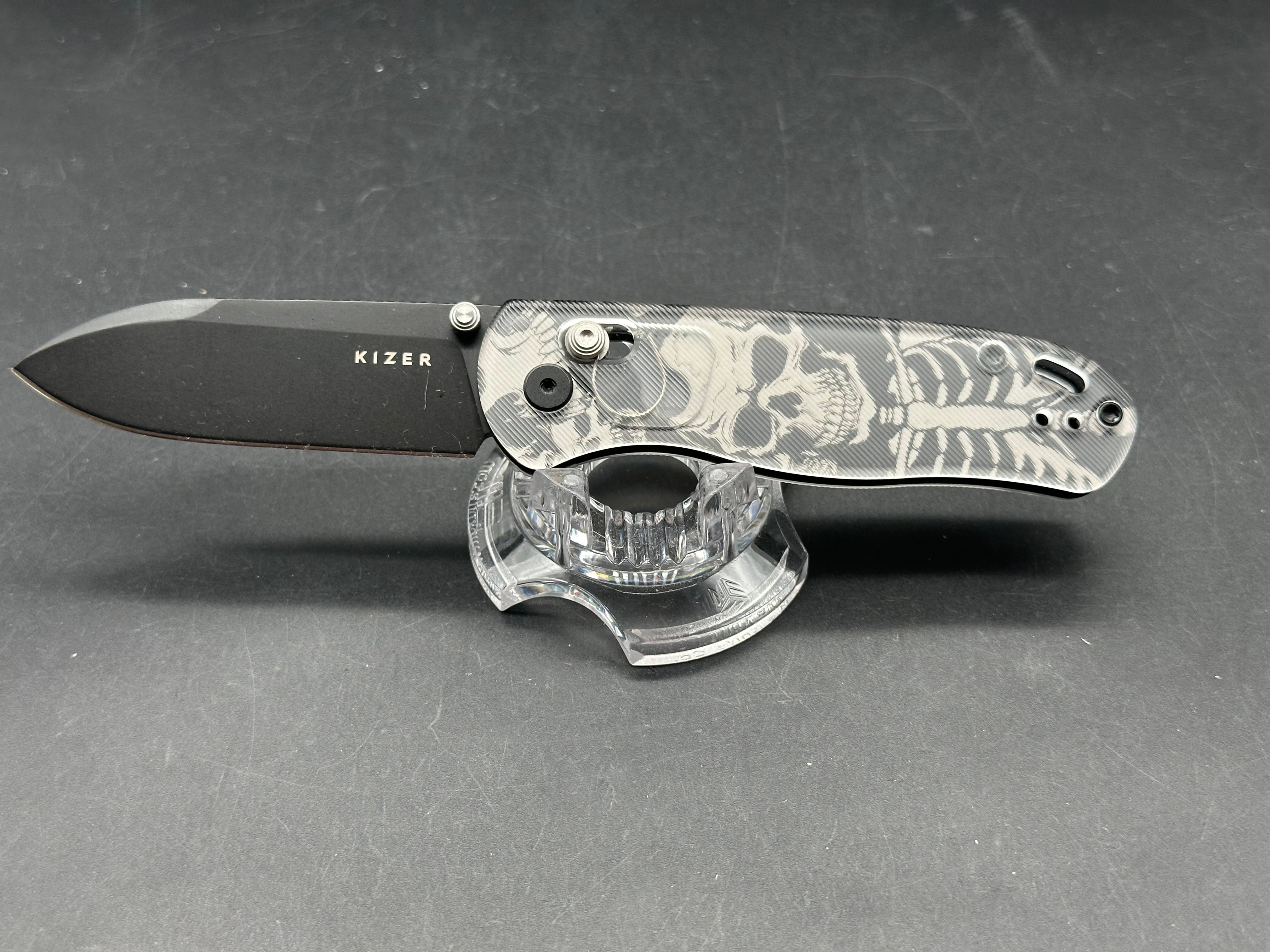 Kizer Drop Bear Laser engraved skull acrylic scales Nitro-V