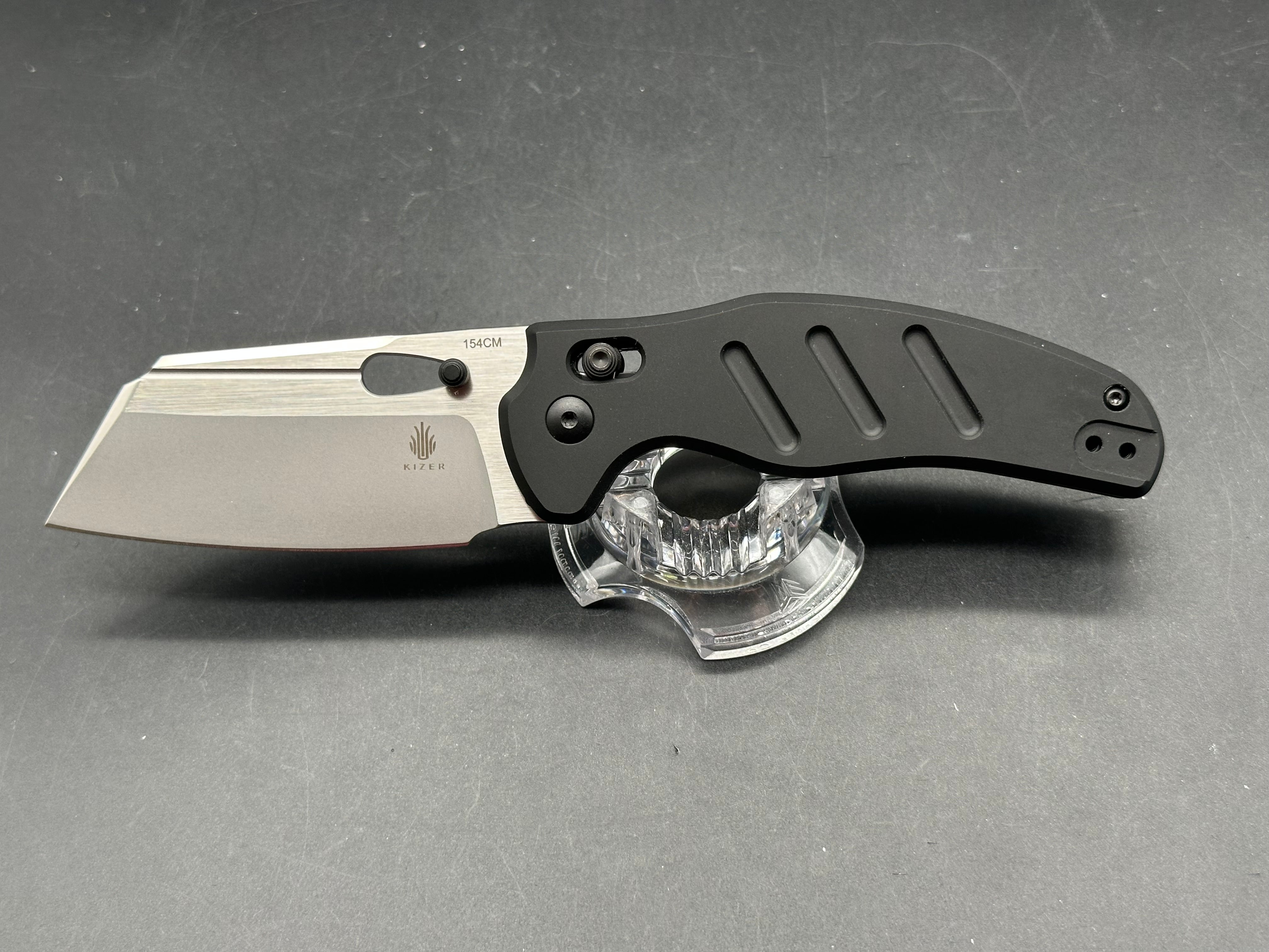 Kizer Sheepdog 154CM Black Aluminum scales