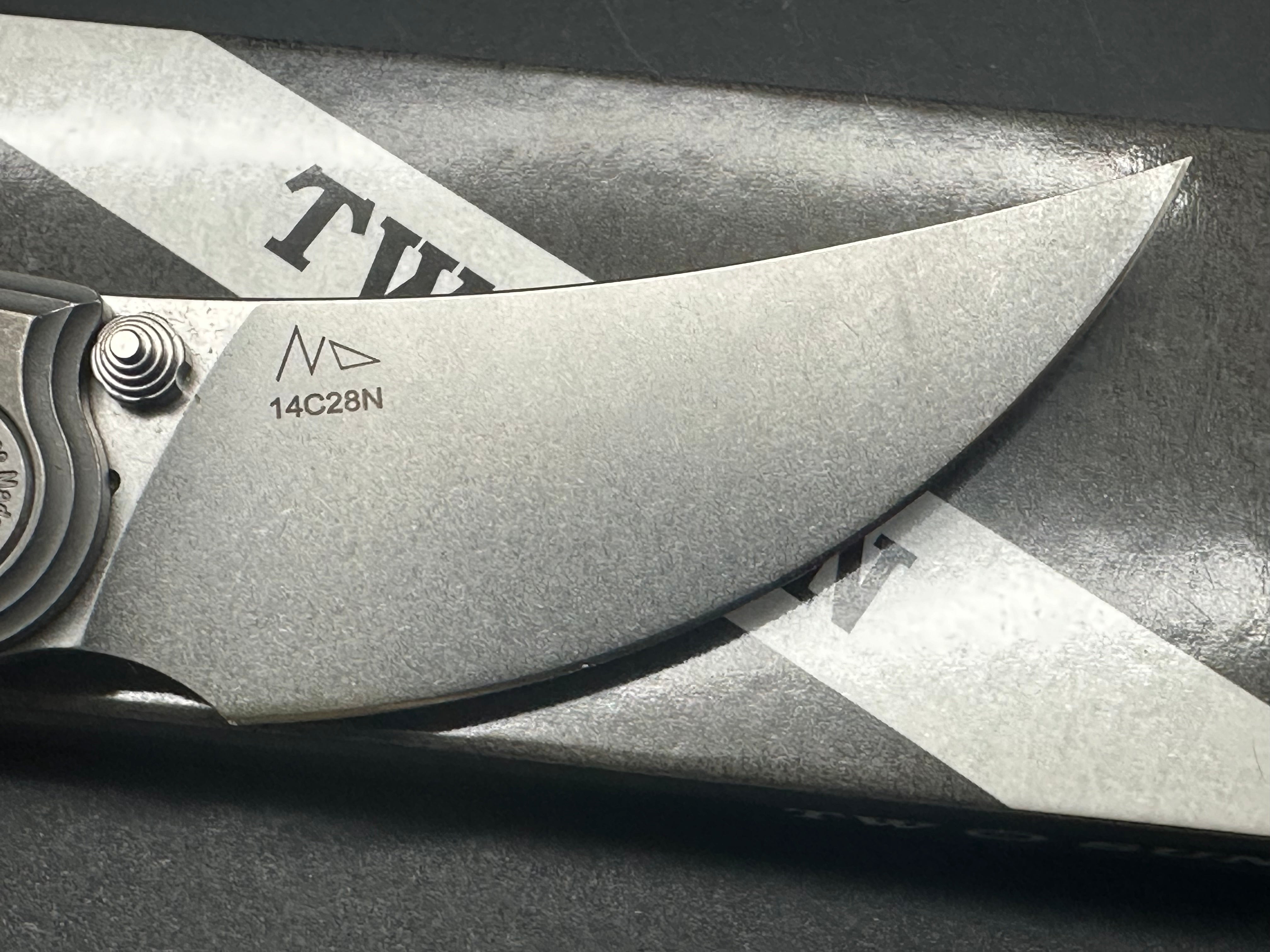 TwoSun TS325 titanium handle w/14c28n blade