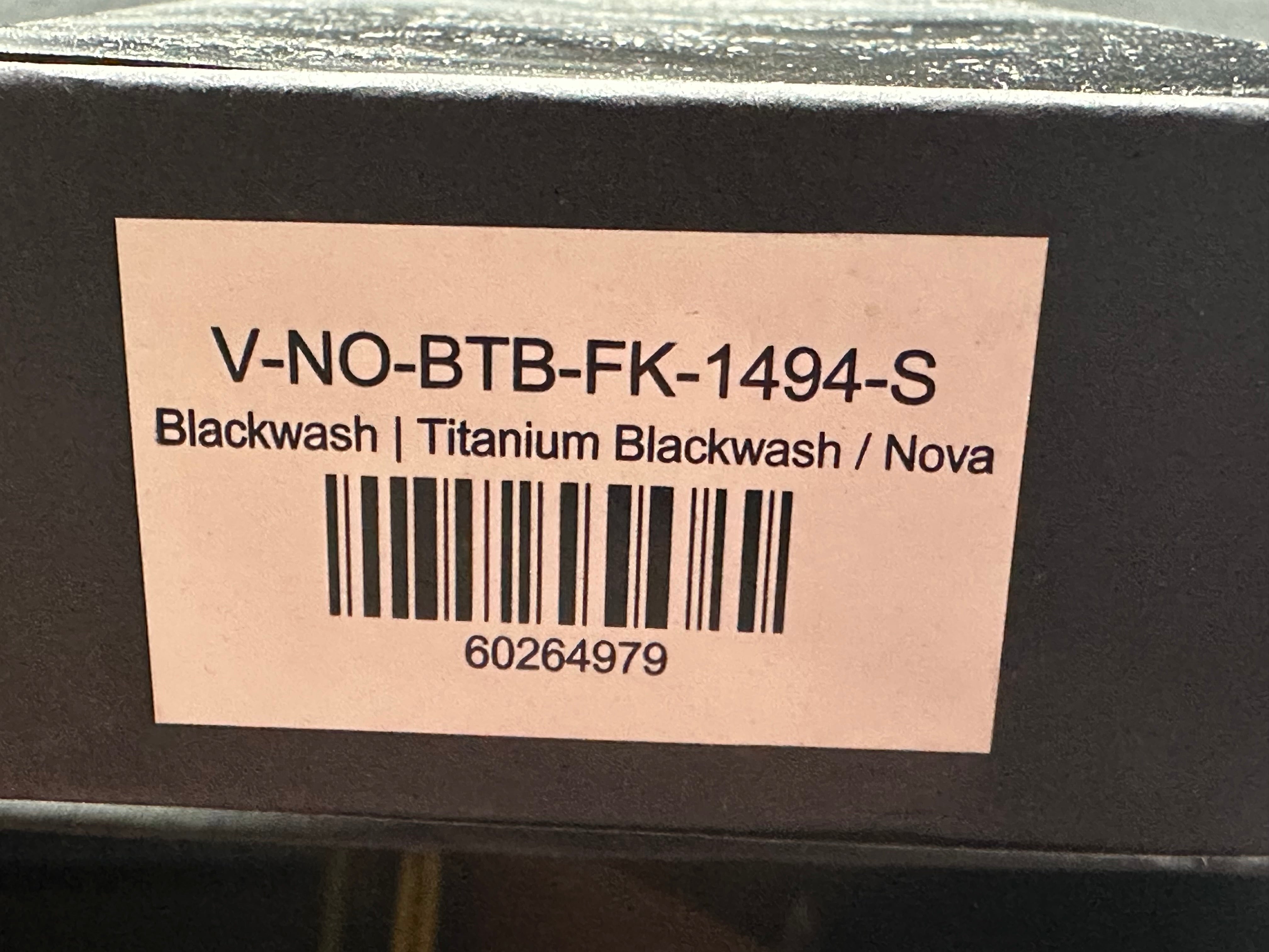 Vero Nova #430, Full Blackwash, Blackwashed M390 Blade, Blackwashed Ti Scales