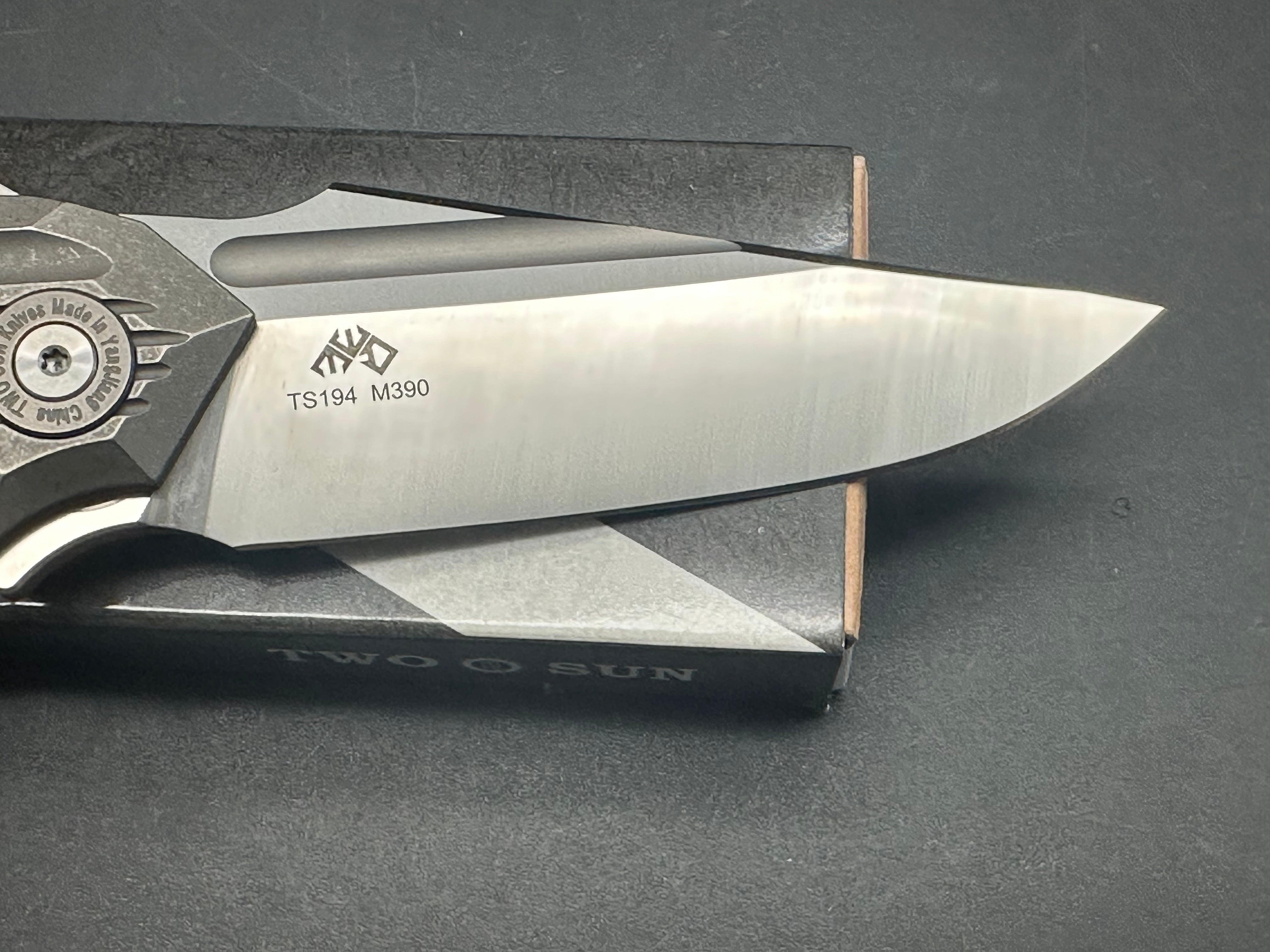 TWOSUN TS194 FLIPPER FOLDING KNIFE TITANIUM HANDLE FRAME LOCK M390 PLAIN EDGE