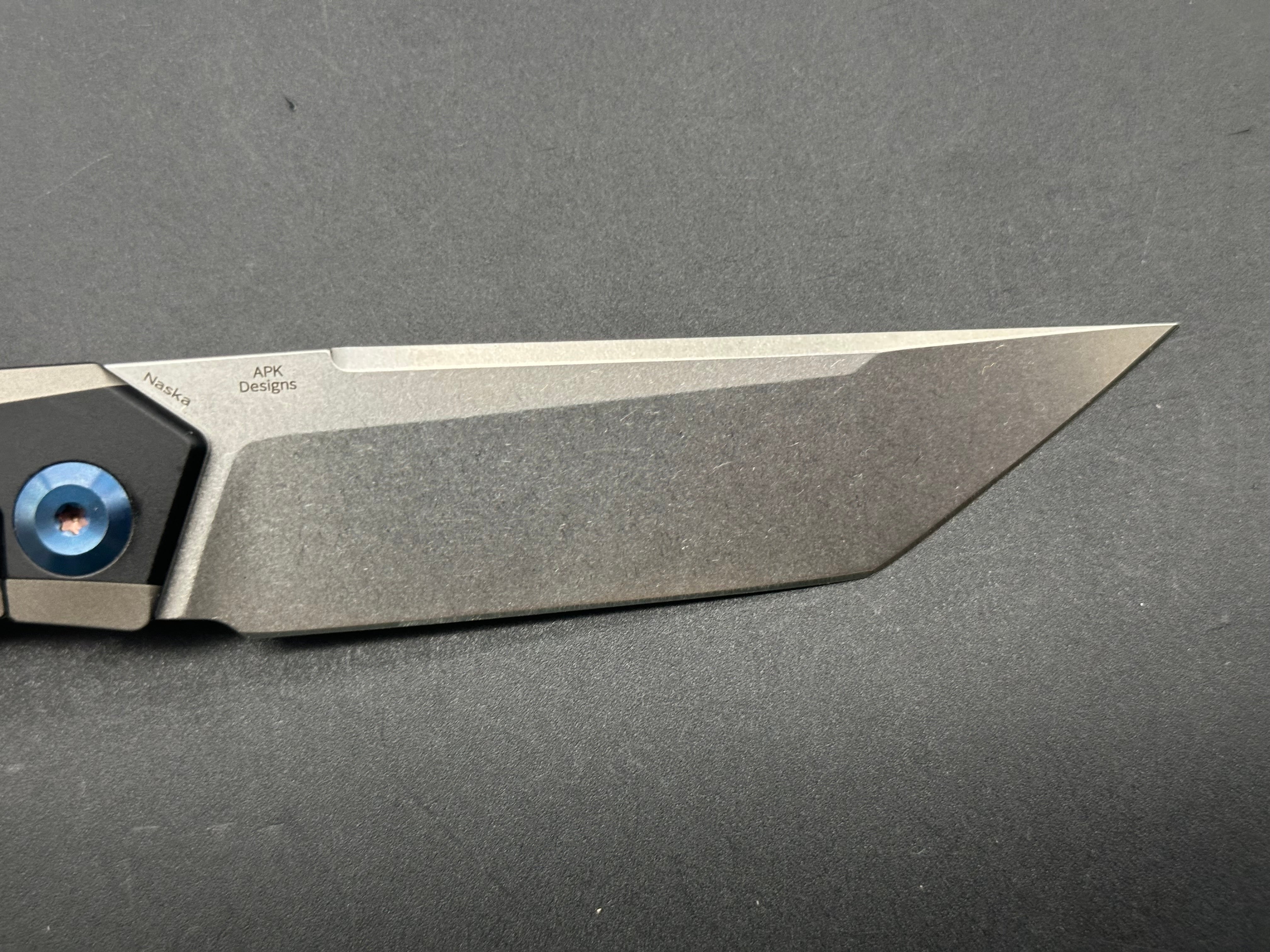 KANSEPT NASKA FOLDING KNIFE BLACK/GRAY TITANIUM HANDLE S35VN TANTO PLAIN EDGE STONEWASH FINISH K1035T1