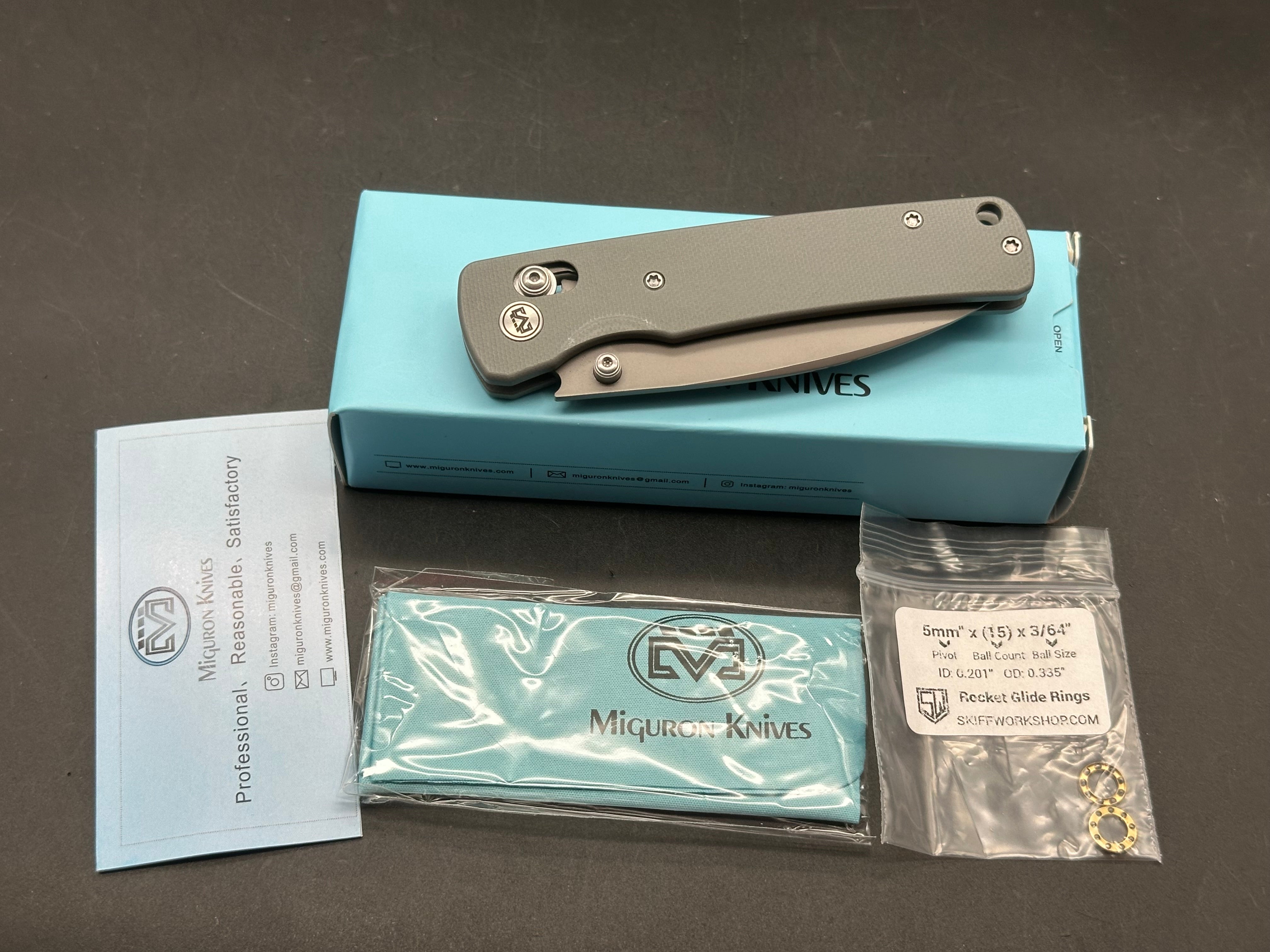 Miguron Vikor 3.14" 14C28N Graywash Blade with Gray Peel Ply Textured G10 Scales with Skiff Bearings installed