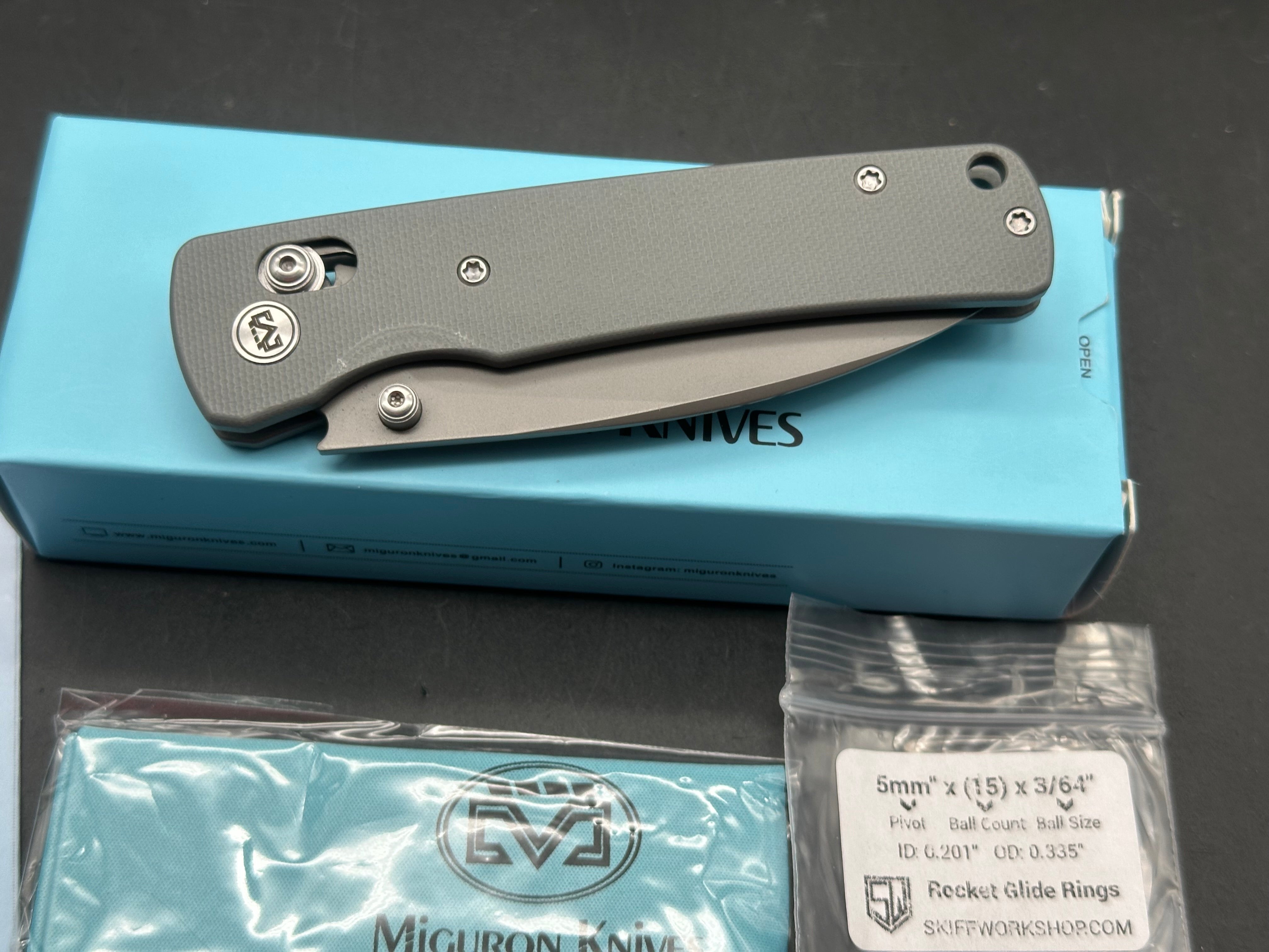 Miguron Vikor 3.14" 14C28N Graywash Blade with Gray Peel Ply Textured G10 Scales with Skiff Bearings installed