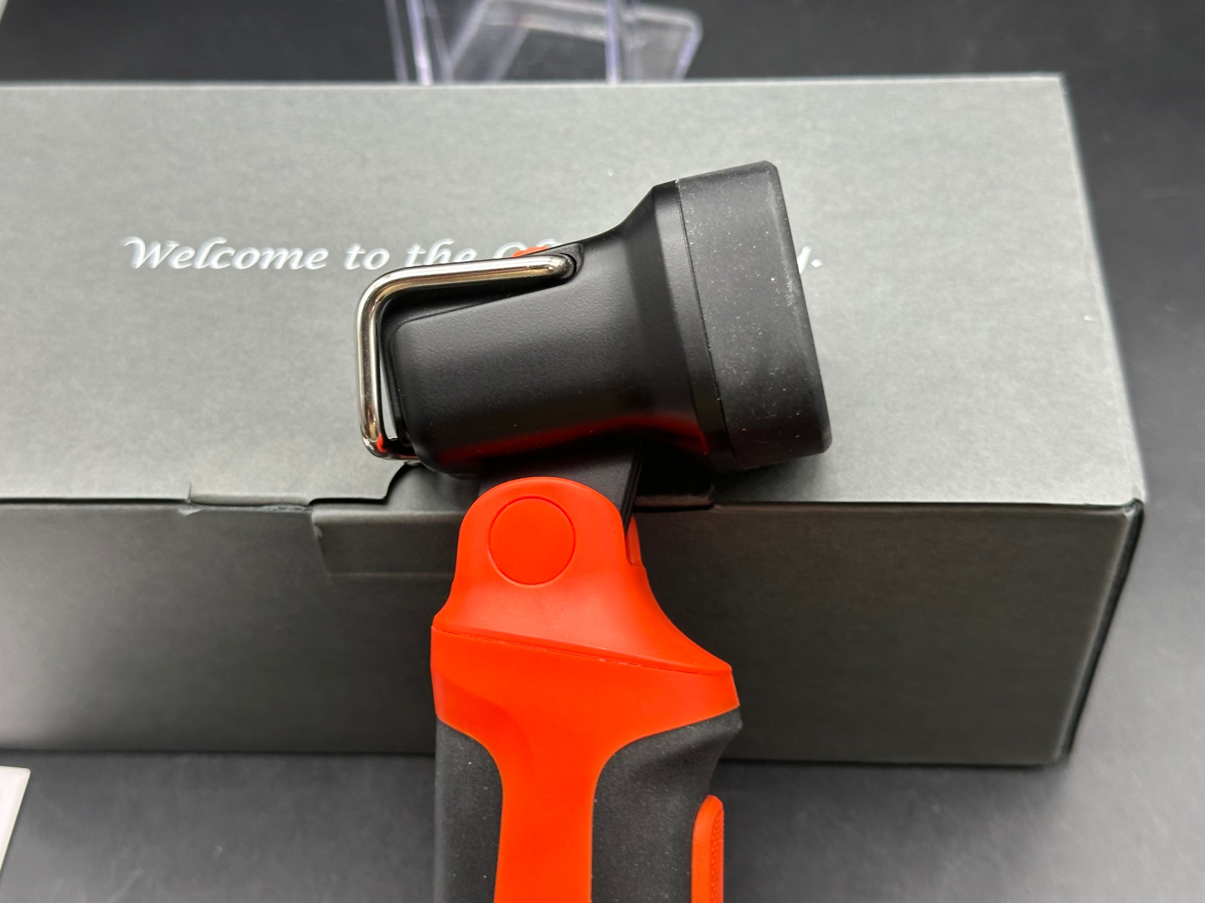 Olight Trophy flashlight 600 lumens spot/flood function