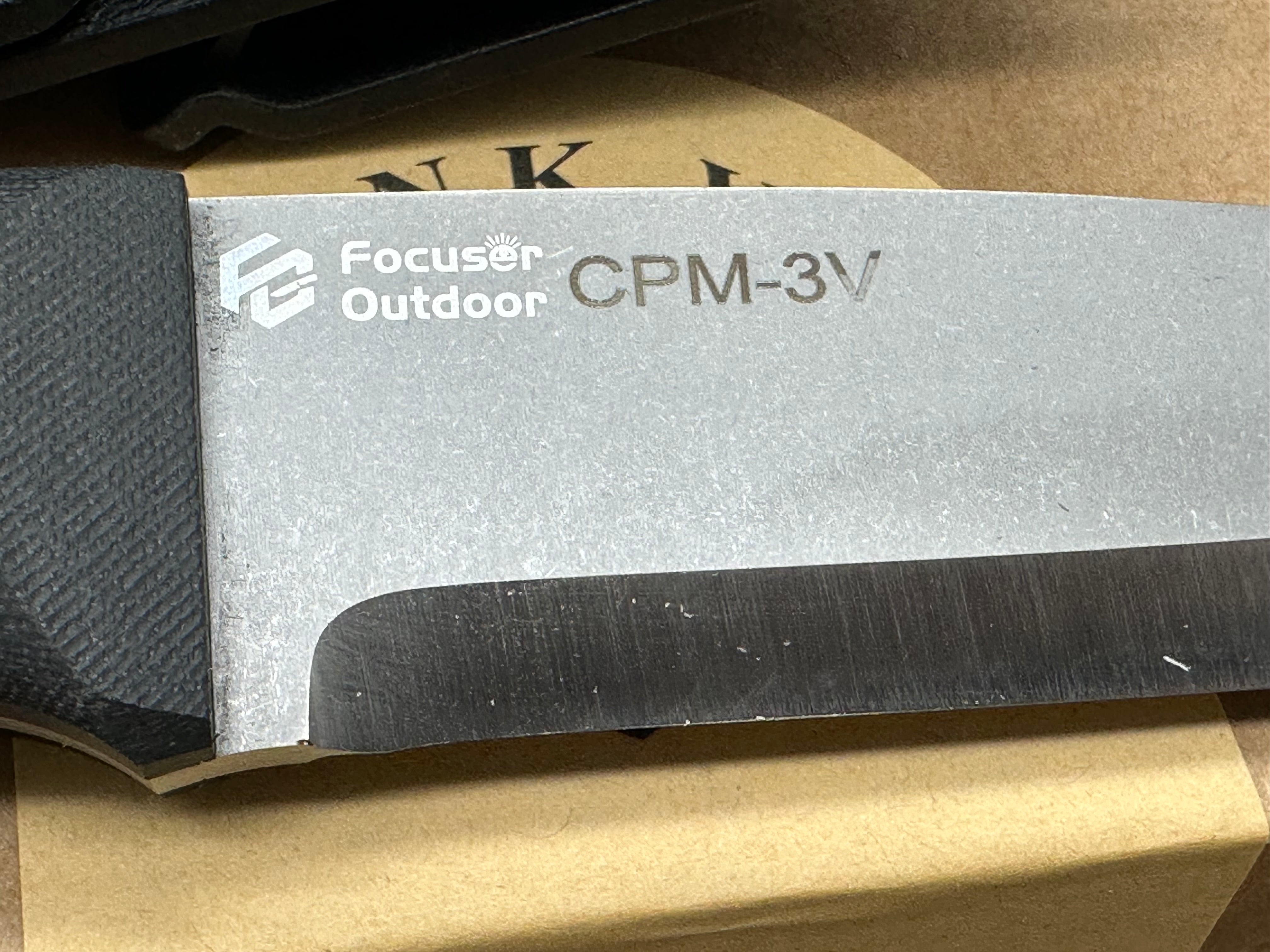 Focuser Outdoor G10 Handle Scandi Grind CPM-3V Steel Straight Blade FC133