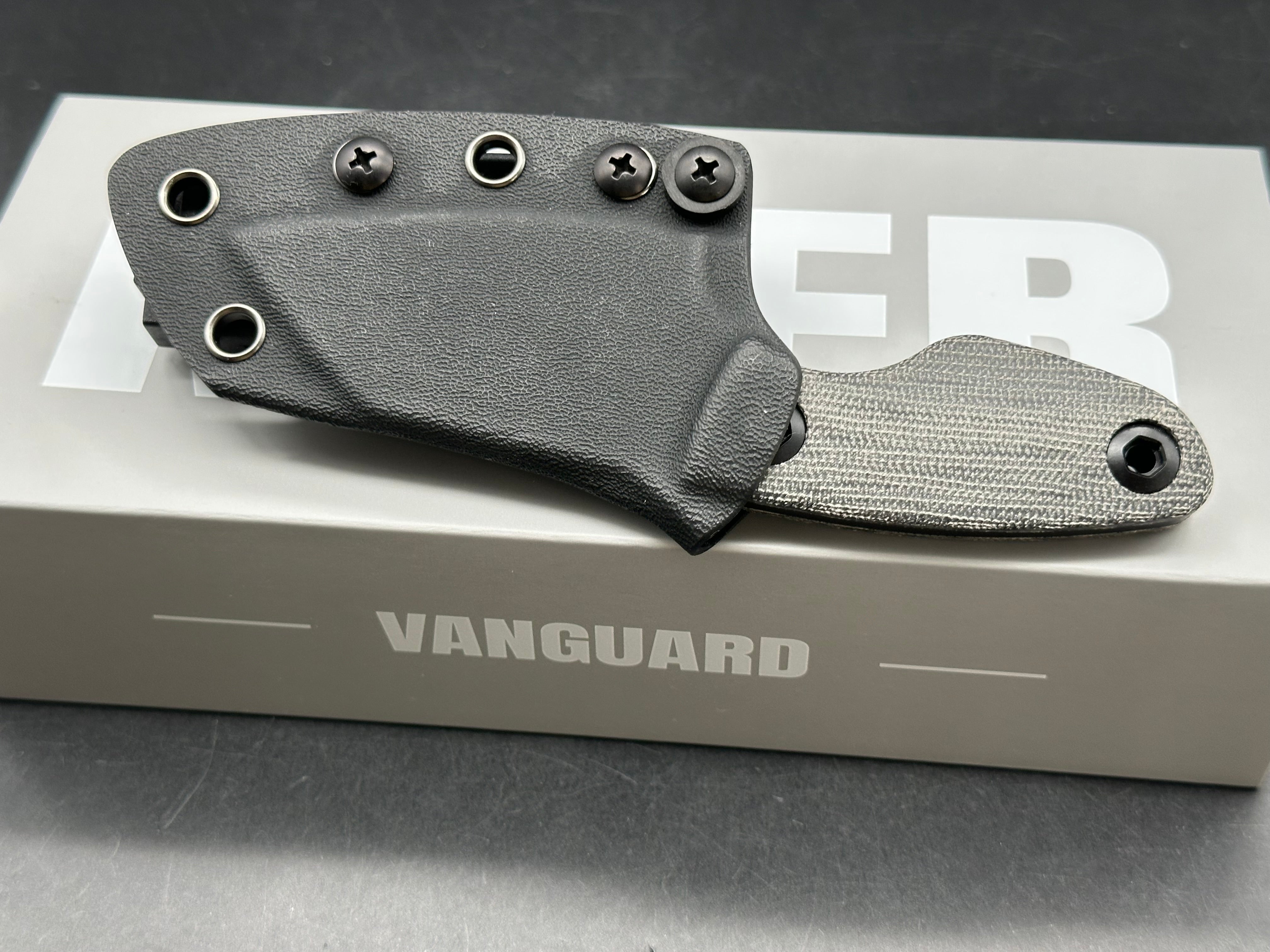 KIZER NIGHTJAR BLACK MICARTA HANDLE AUS-10 PLAIN EDGE BLACK PVD