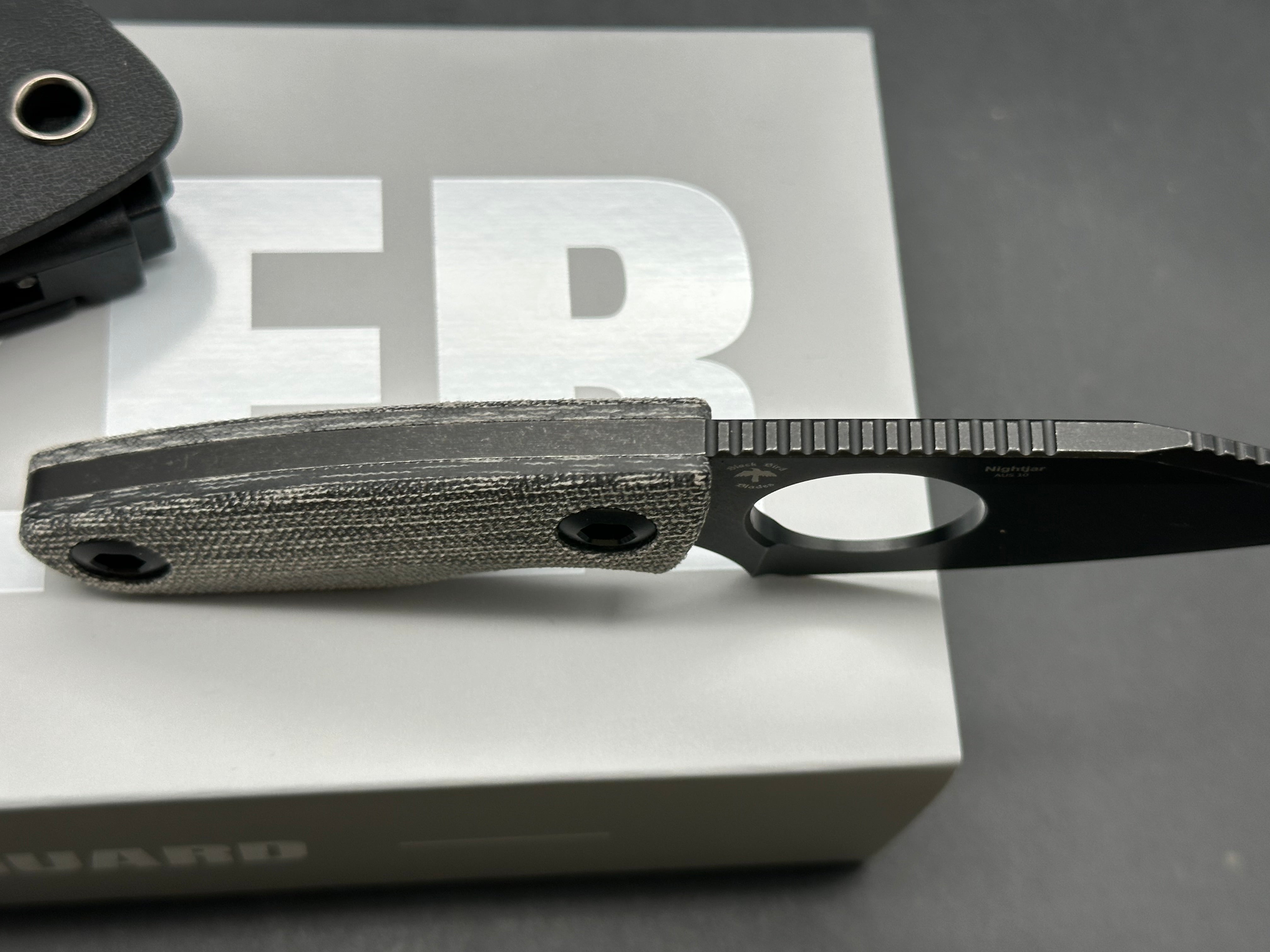 KIZER NIGHTJAR BLACK MICARTA HANDLE AUS-10 PLAIN EDGE BLACK PVD