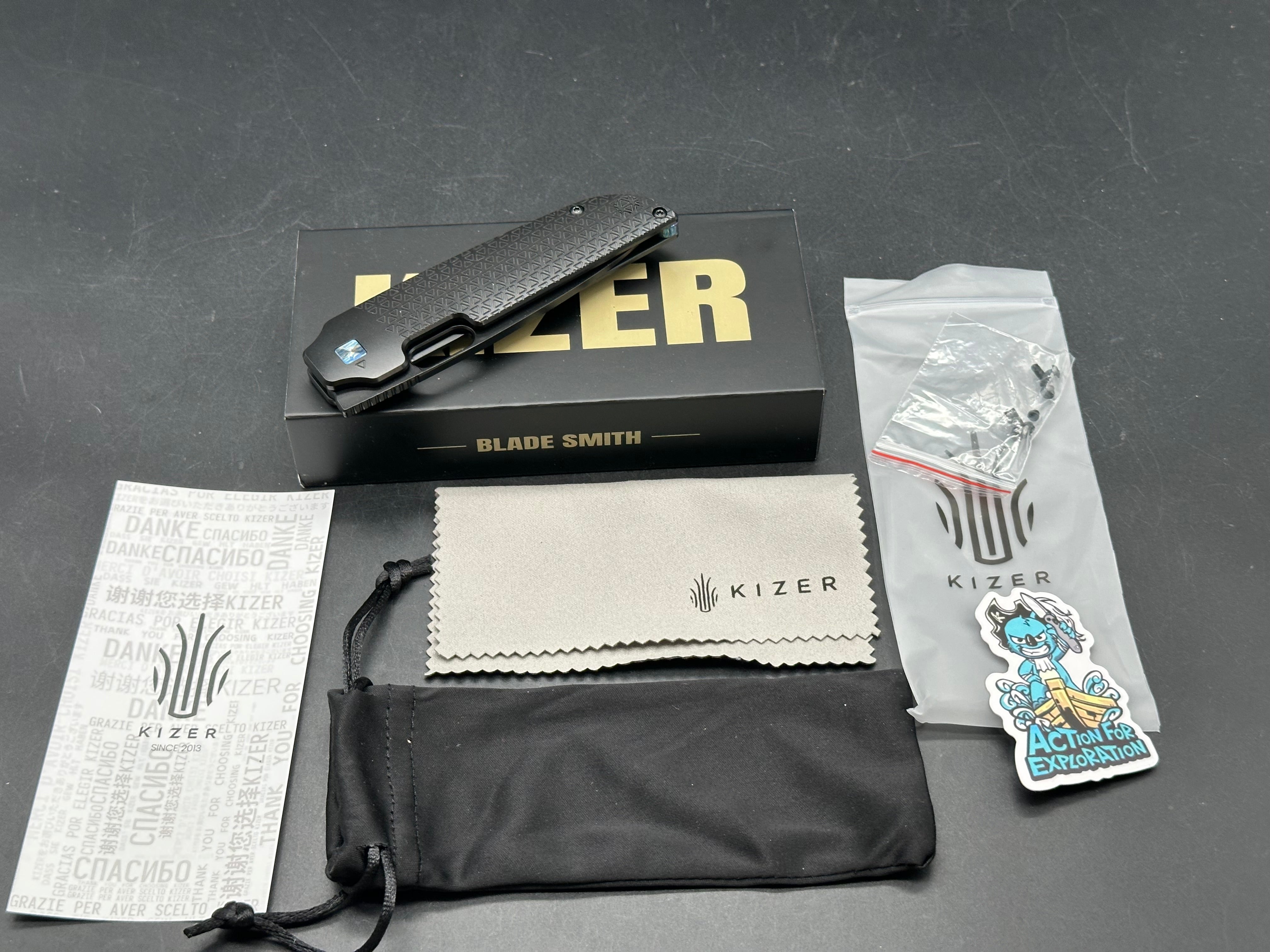 KIZER VARATAS POCKET KNIFE S35VN BLADE FRAME LOCK TITANIUM HANDLE