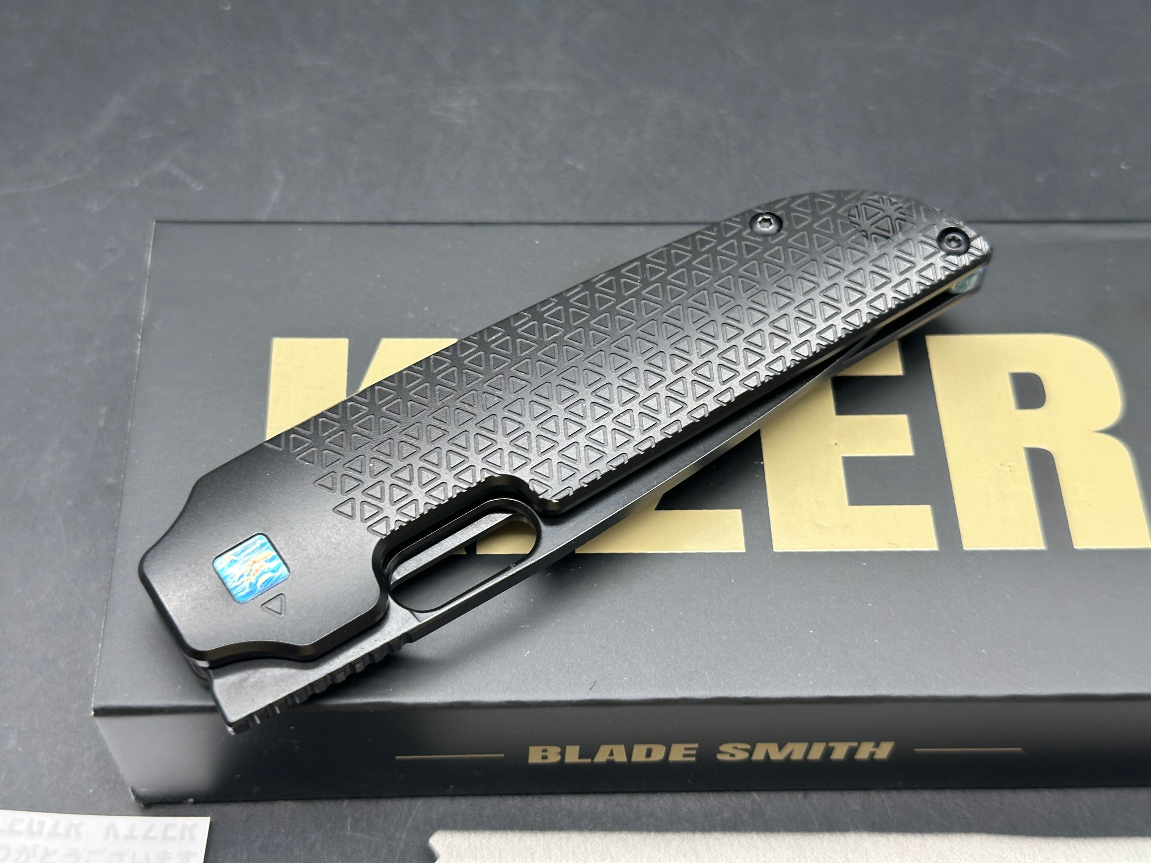 KIZER VARATAS POCKET KNIFE S35VN BLADE FRAME LOCK TITANIUM HANDLE