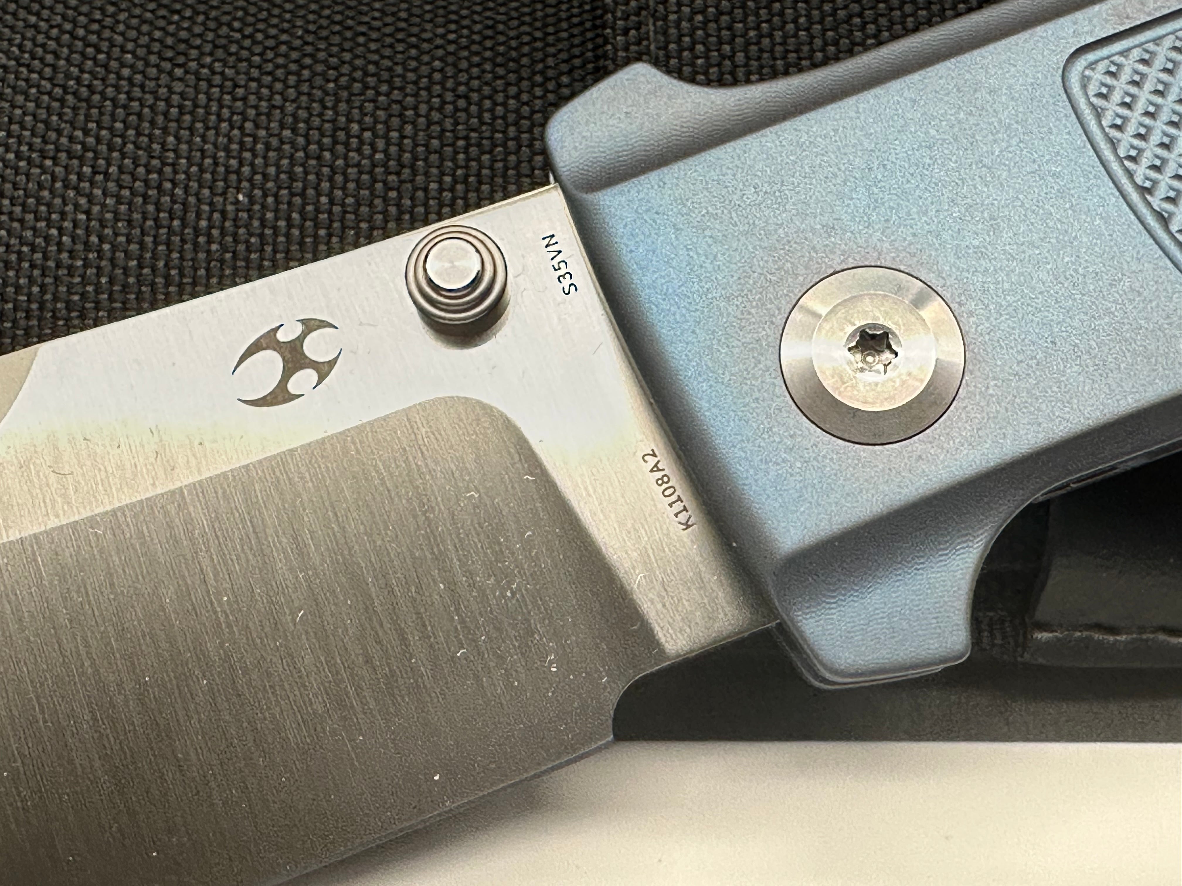 KANSEPT BISON FOLDING KNIFE BLUE TITANIUM HANDLE S35VN PLAIN EDGE SATIN FINISH