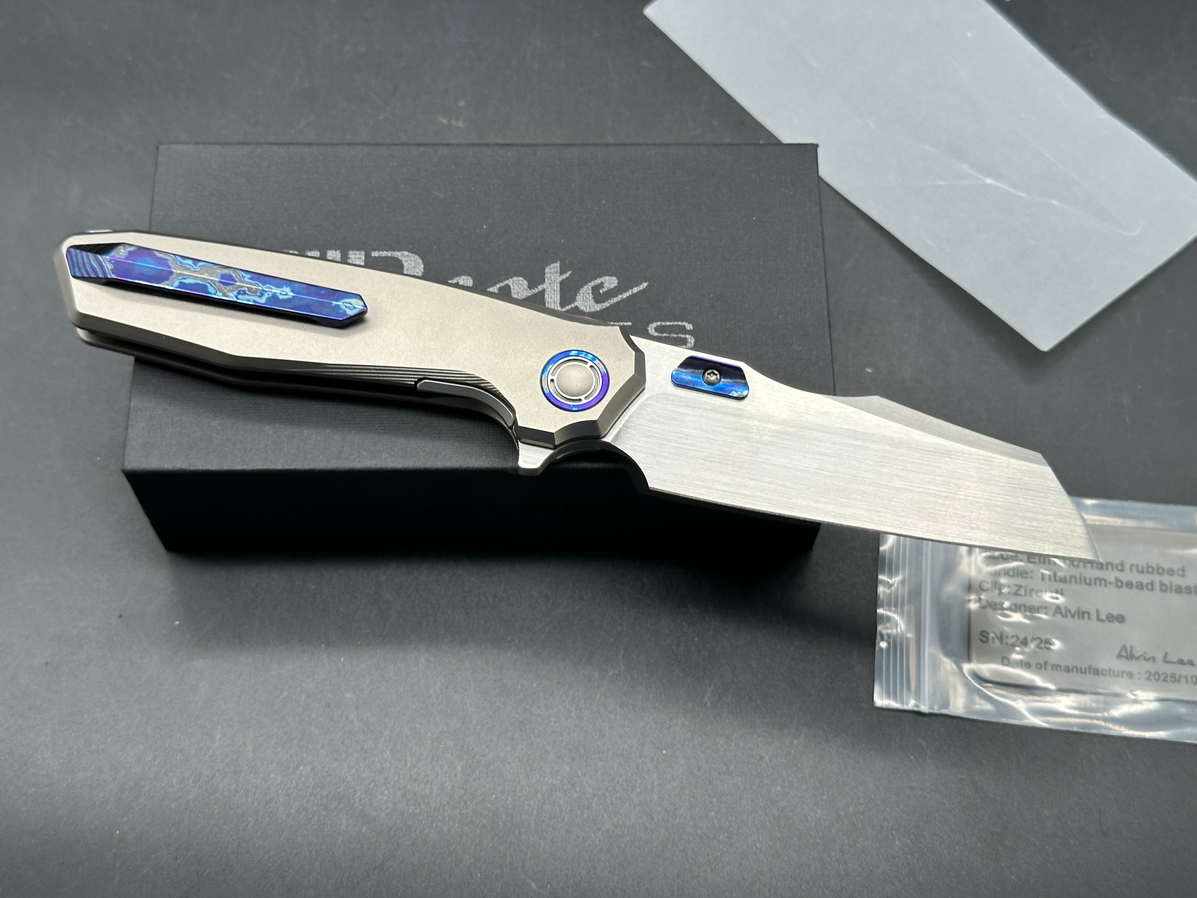 REATE KNIVES MANTIS FOLDING KNIFE SMOOTH BLASTED TITANIUM HANDLE HAND RUBBED ZIRCUTI HARDWARE ELMAX BLADE