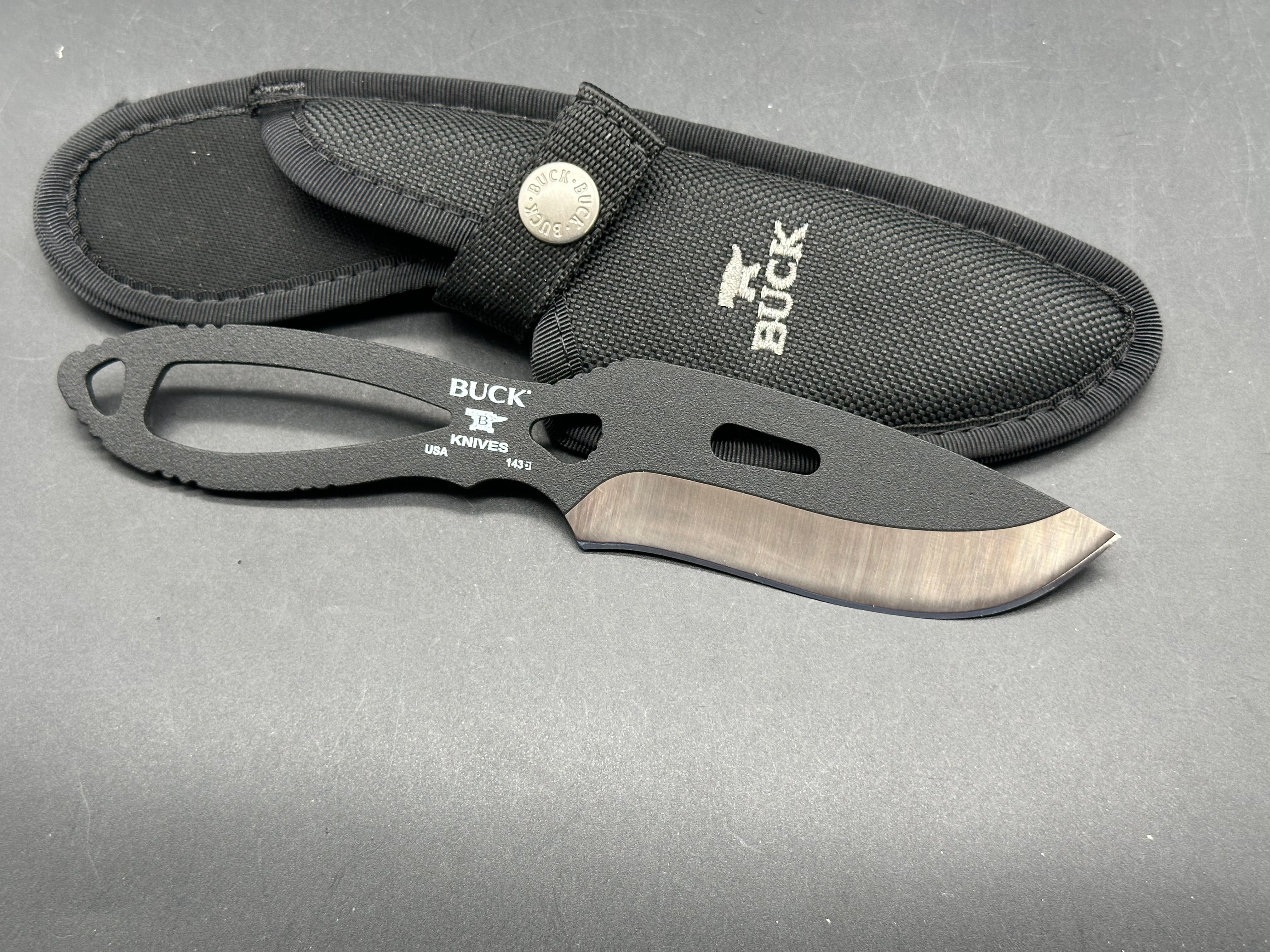 Buck Knife 143C Skinner Black Oxide Coated