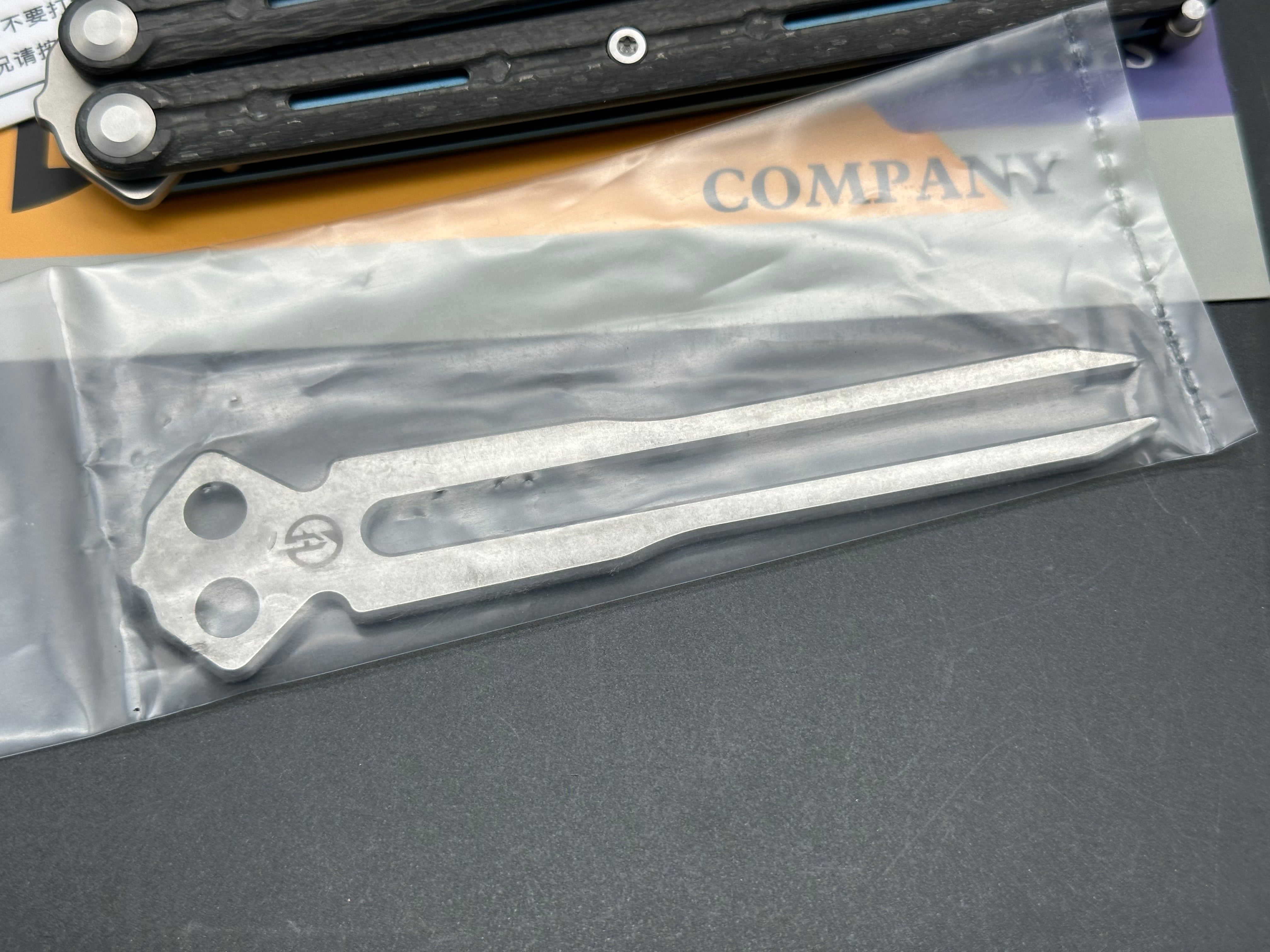 Maxace/ Midnight Cat Serpent Striker V3 Balisong/Blue Ti Liners Carbon Fiber Overlays Bohler M390