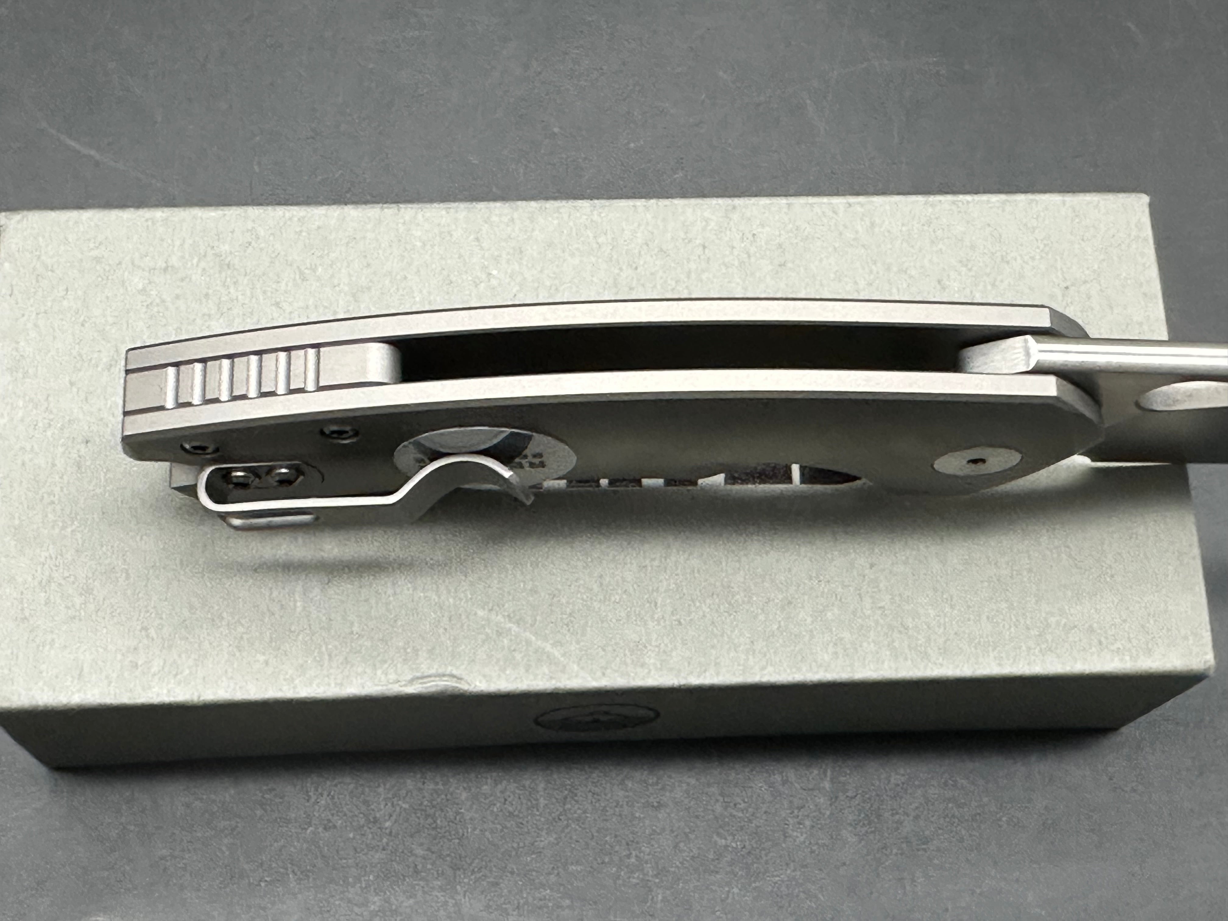 Urban EDC Becerro, Belt Satin S90V Blade, Bead-Blasted Ti Handles